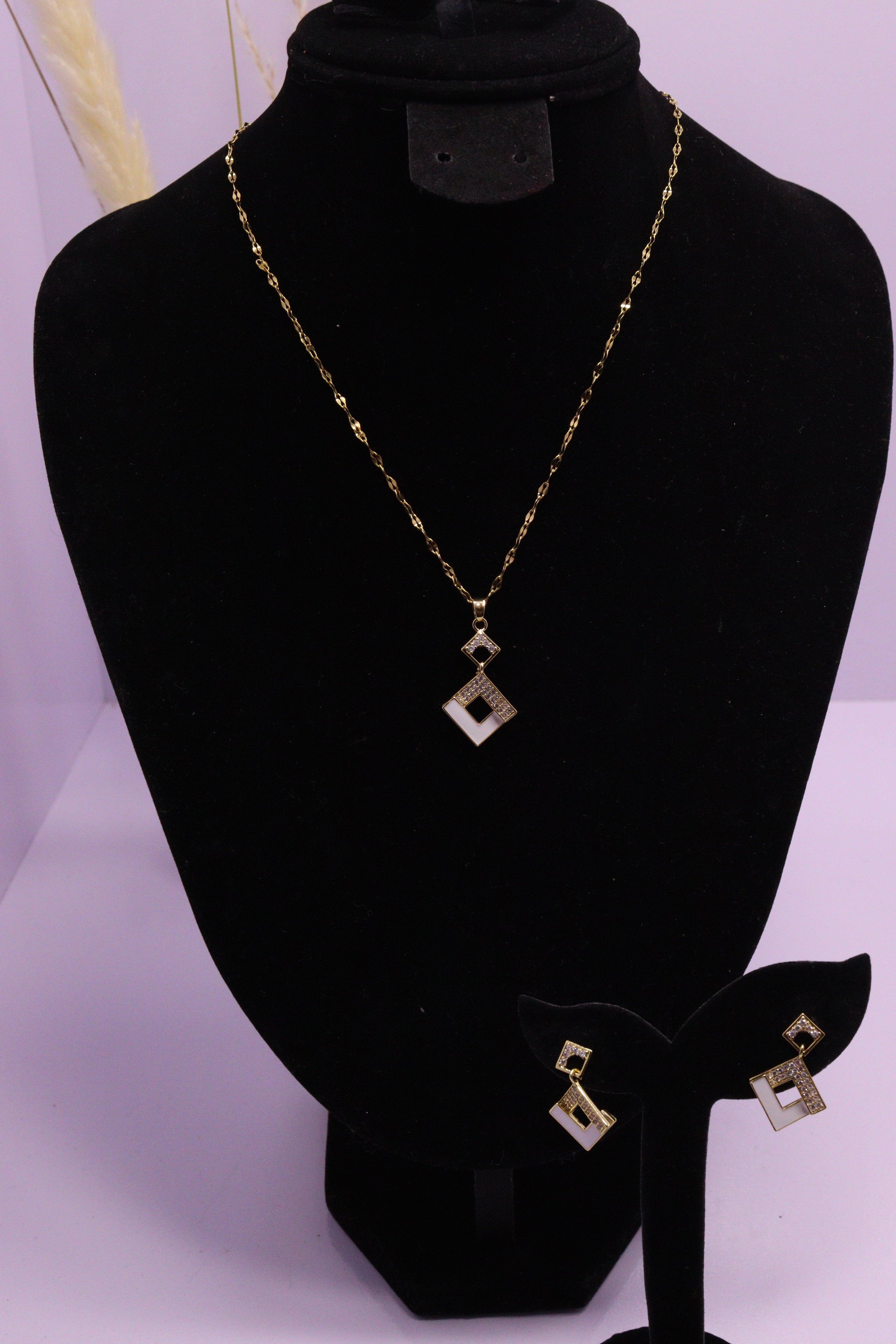 Diva Statement Sets Series 0097 - AZ Golden Set