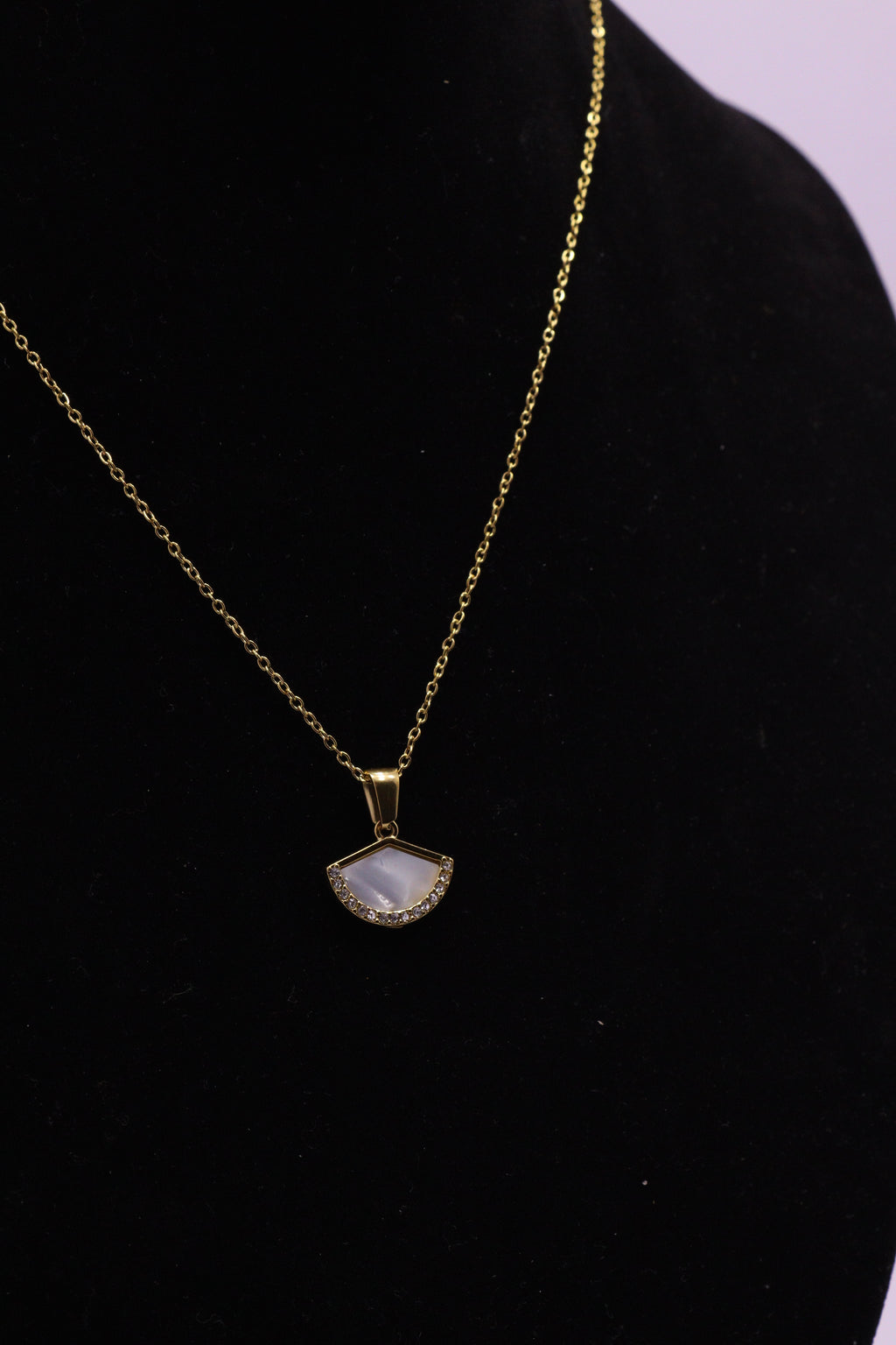 قلادة سيليستيا إيفر وير سيريز 0043 - AZ الذهبية