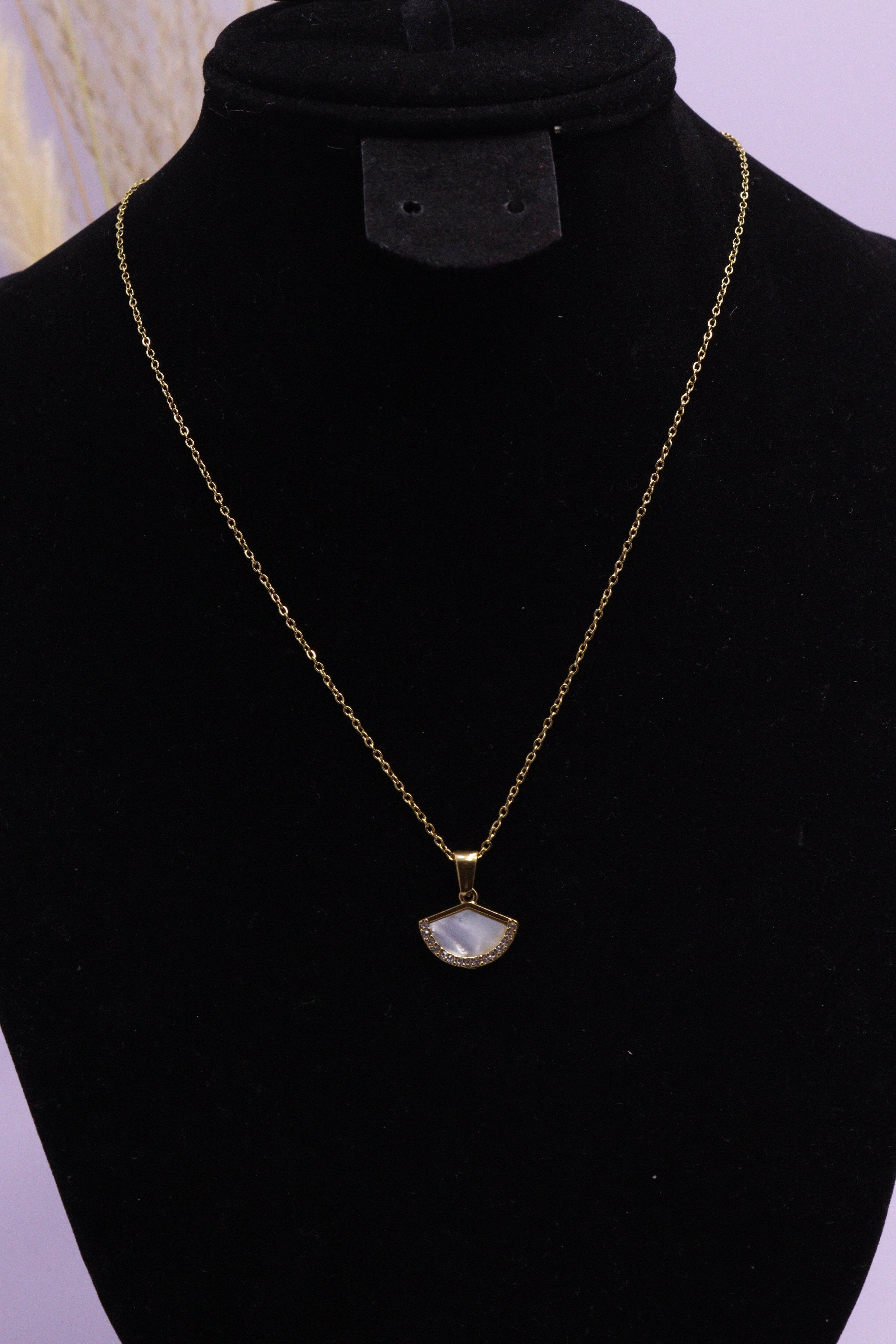 قلادة سيليستيا إيفر وير سيريز 0043 - AZ الذهبية