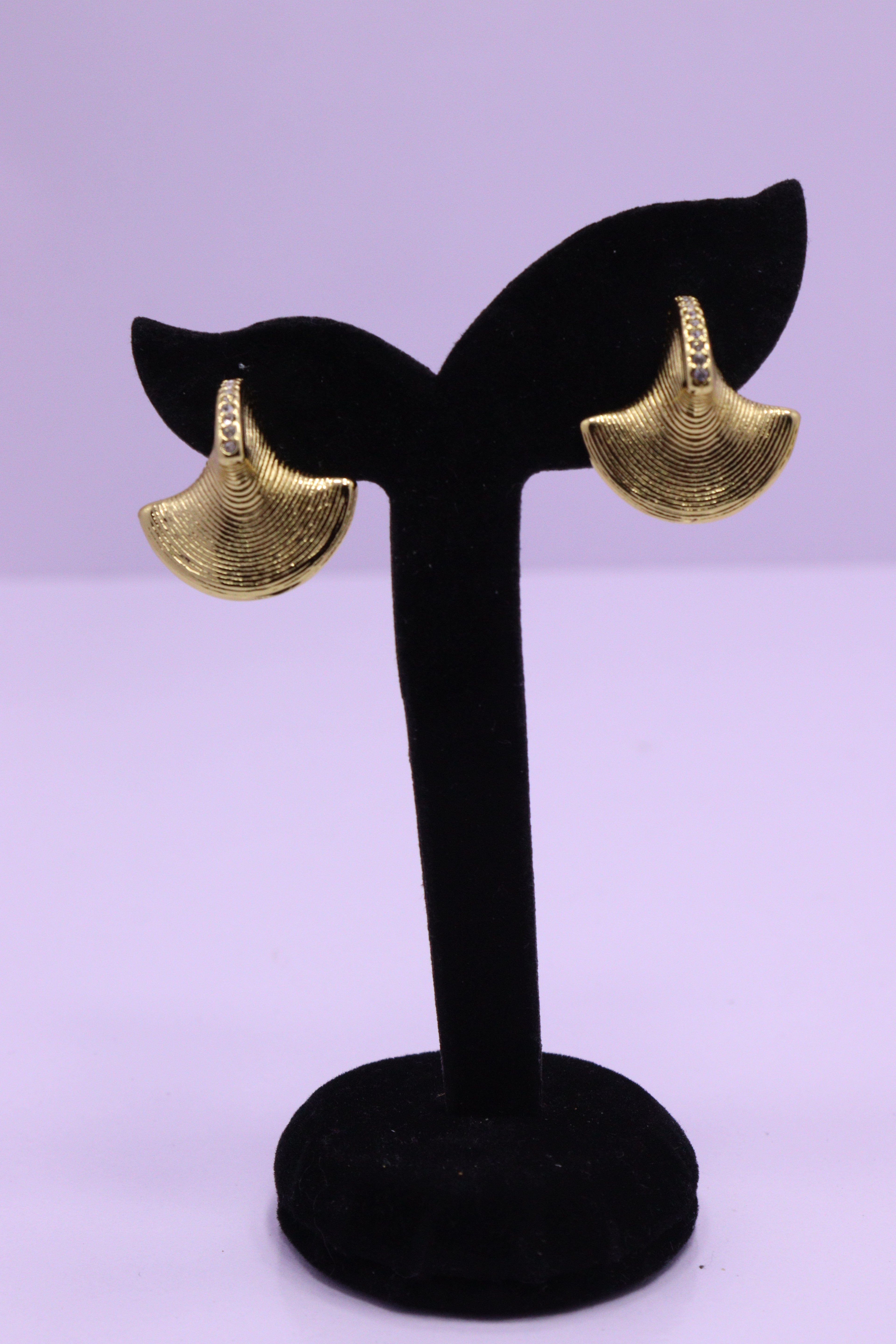 Bold Glow Series 0012 - AZ Golden Ear ring