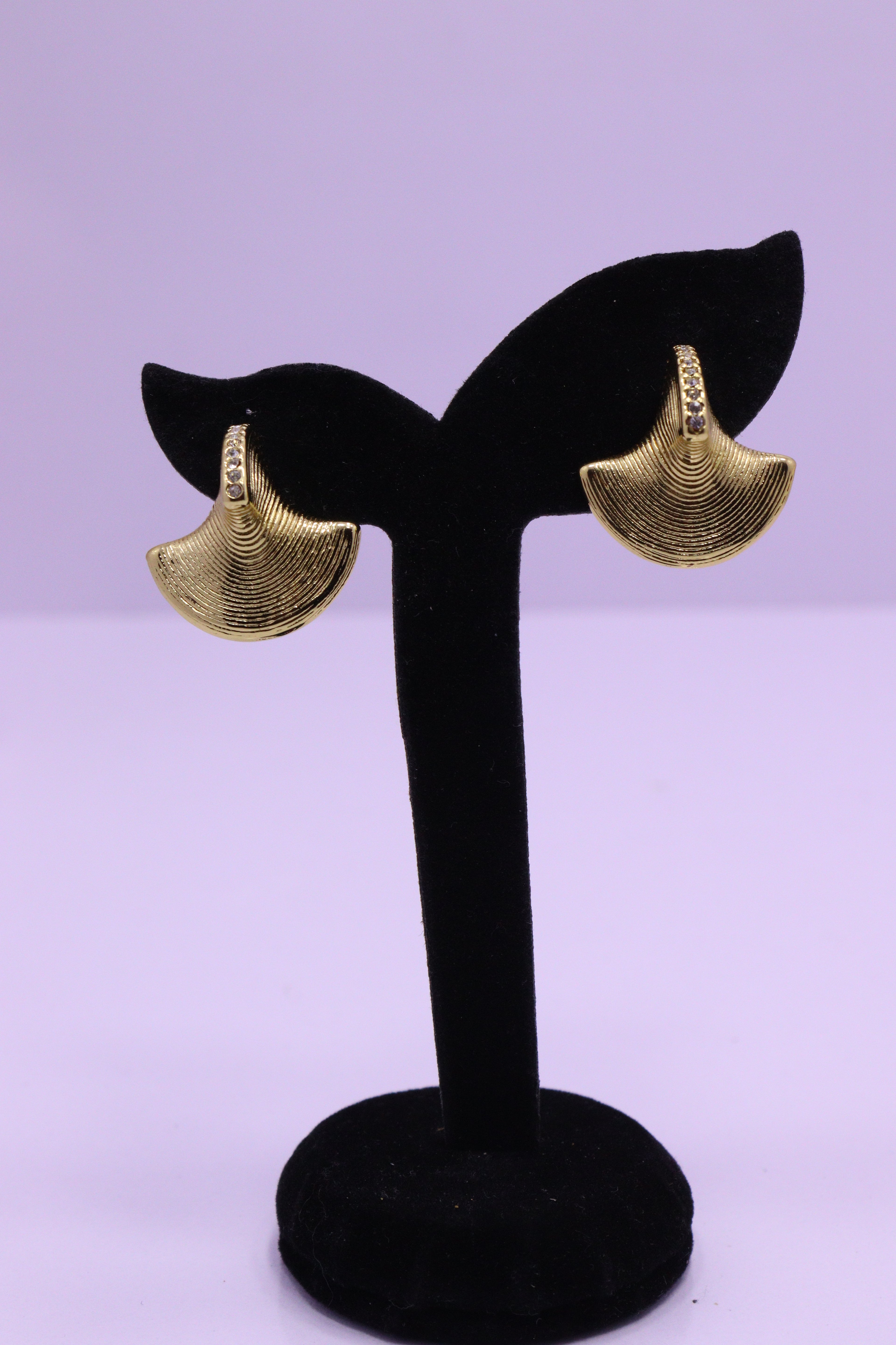 Bold Glow Series 0012 - AZ Golden Ear ring