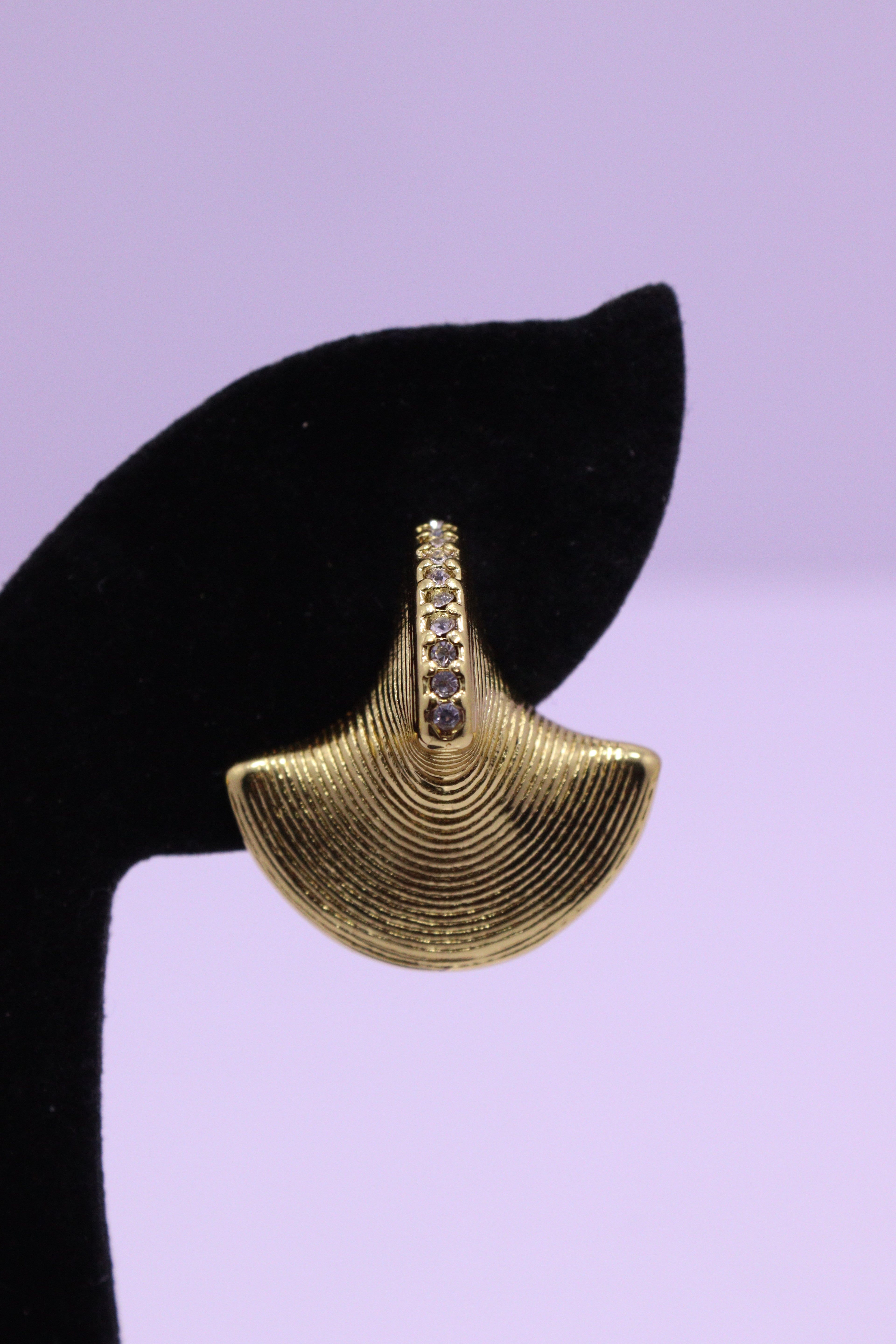 Bold Glow Series 0012 - AZ Golden Ear ring