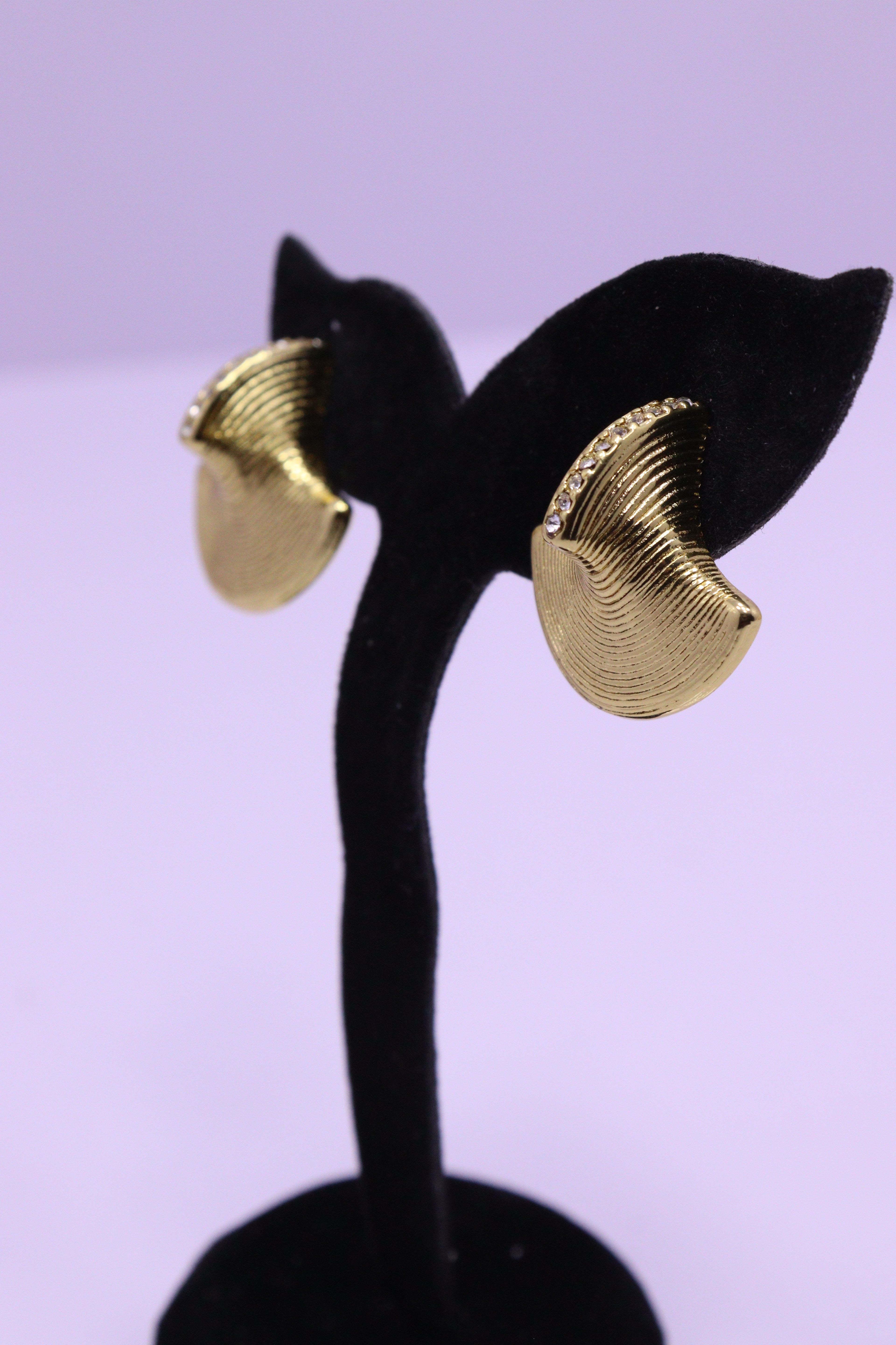 Bold Glow Series 0012 - AZ Golden Ear ring