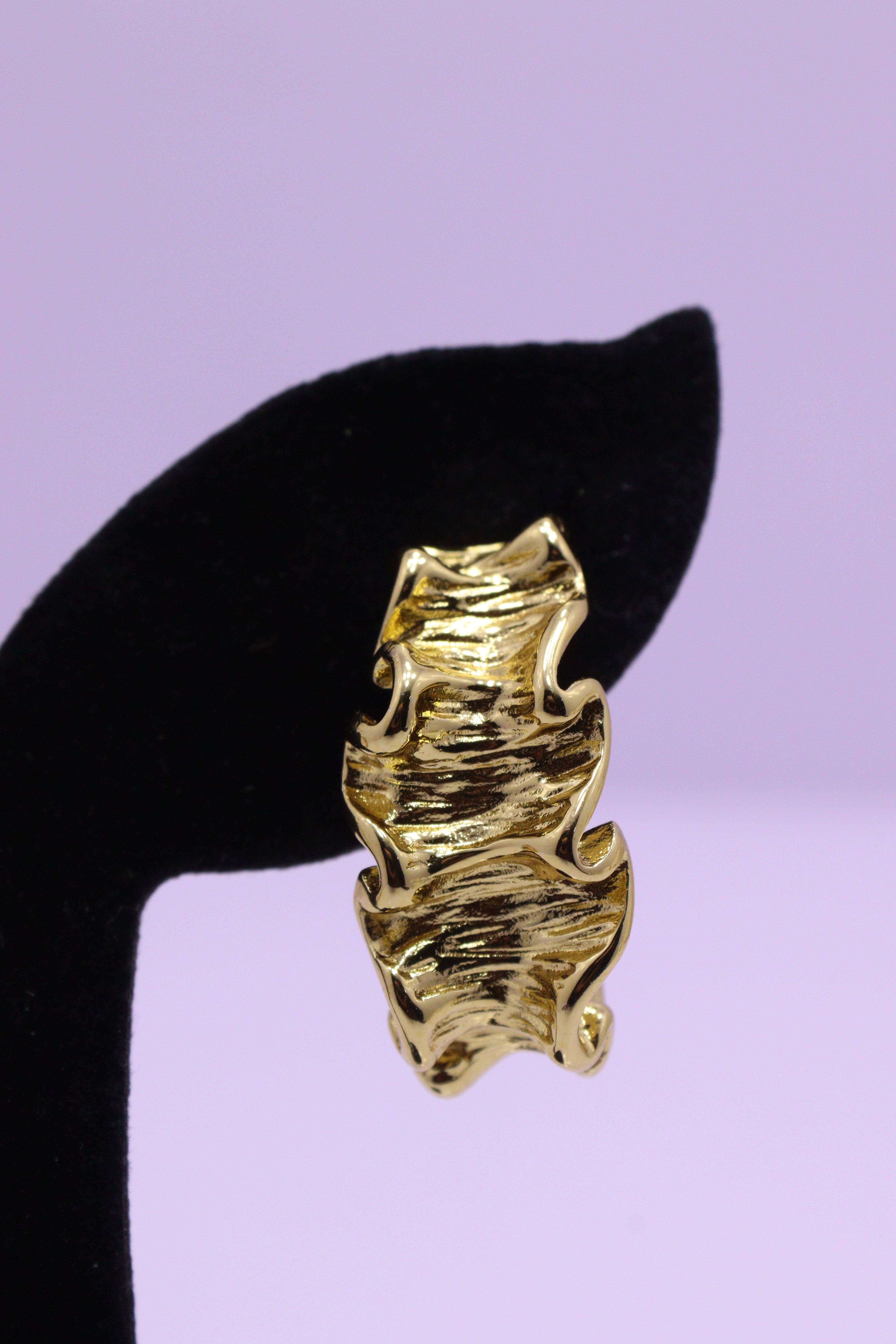 Bold Glow Series 0015 - AZ Golden Ear ring
