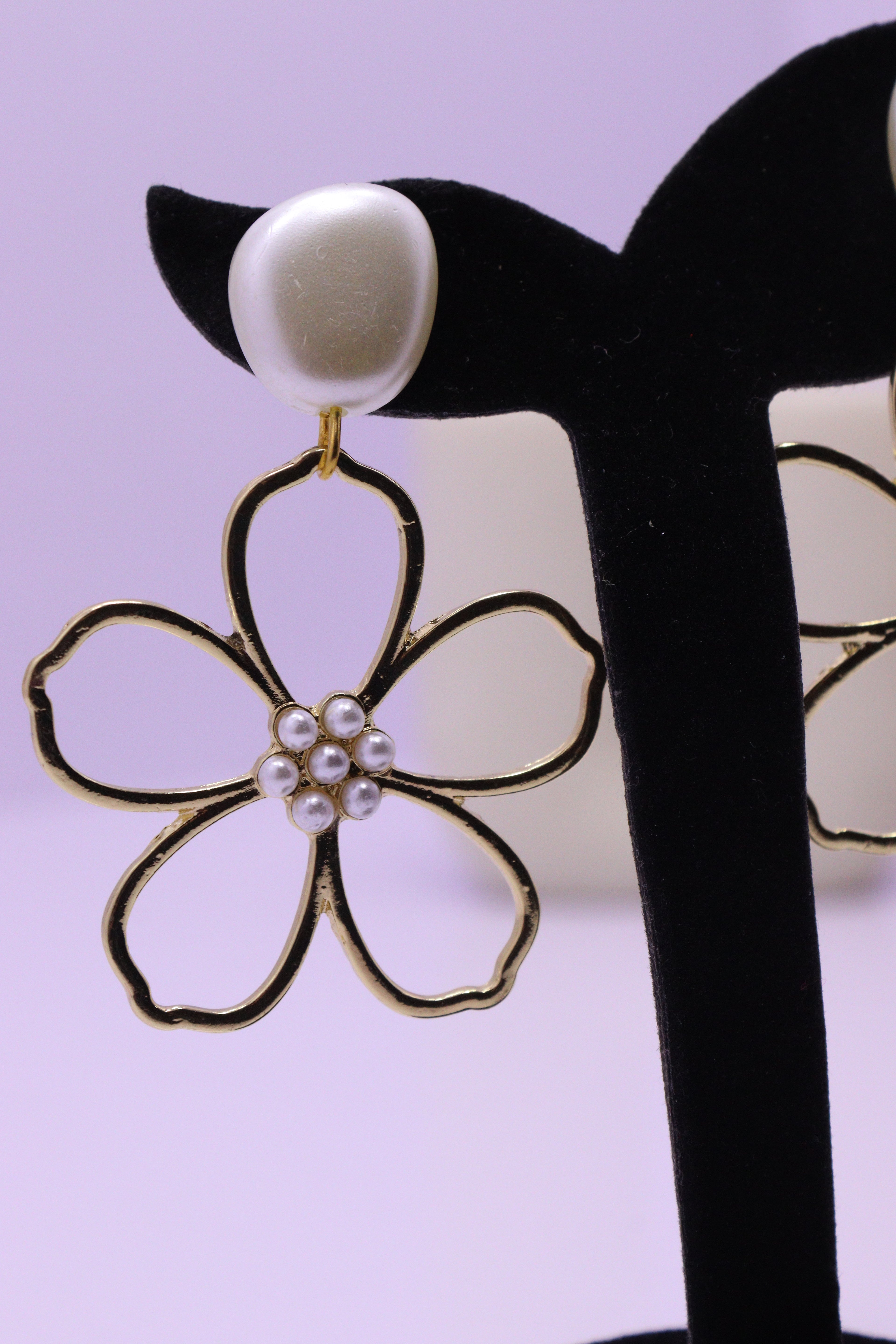 Bold Glow Series 0018 - AZ Golden Ear ring