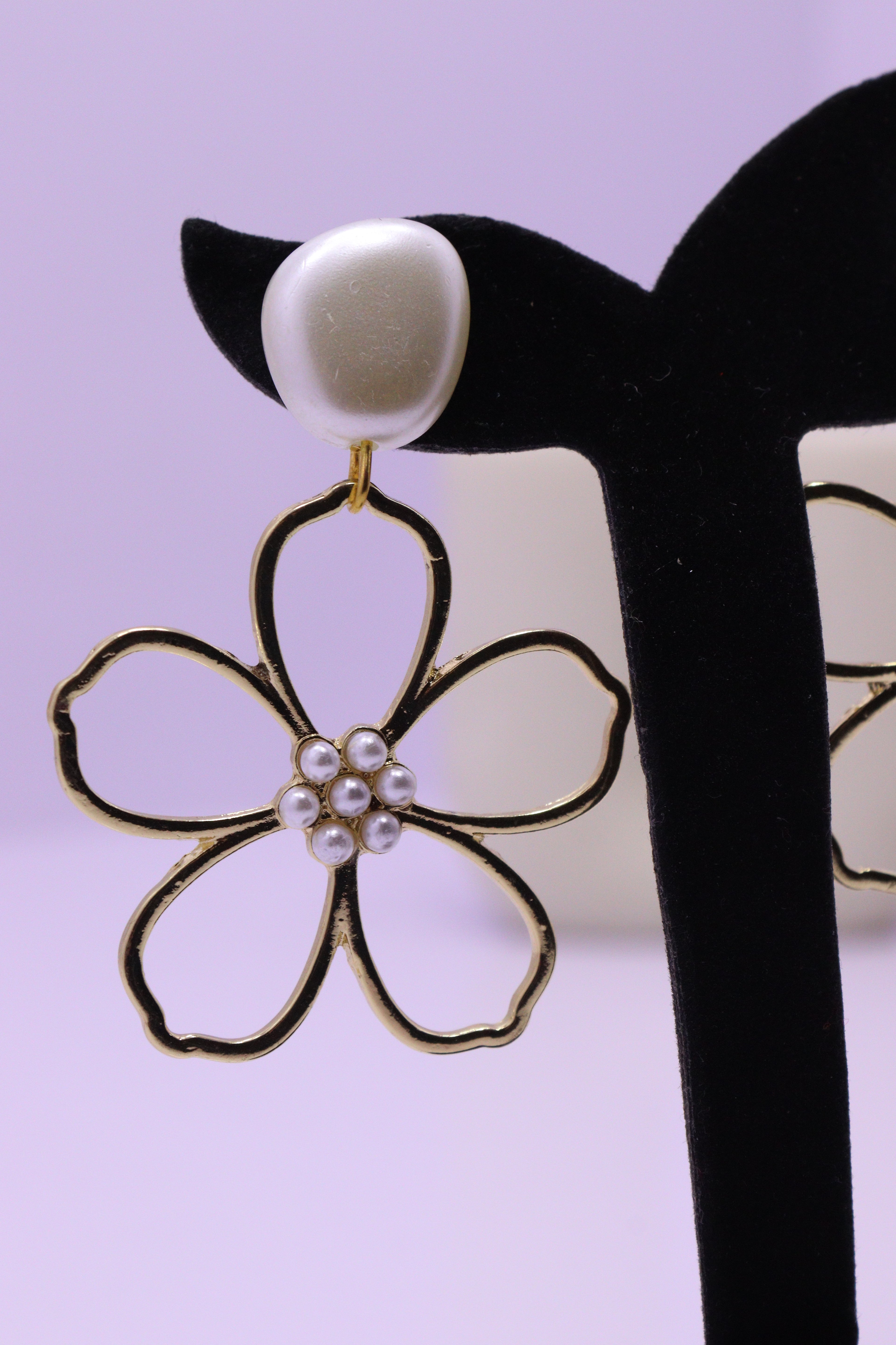 Bold Glow Series 0018 - AZ Golden Ear ring