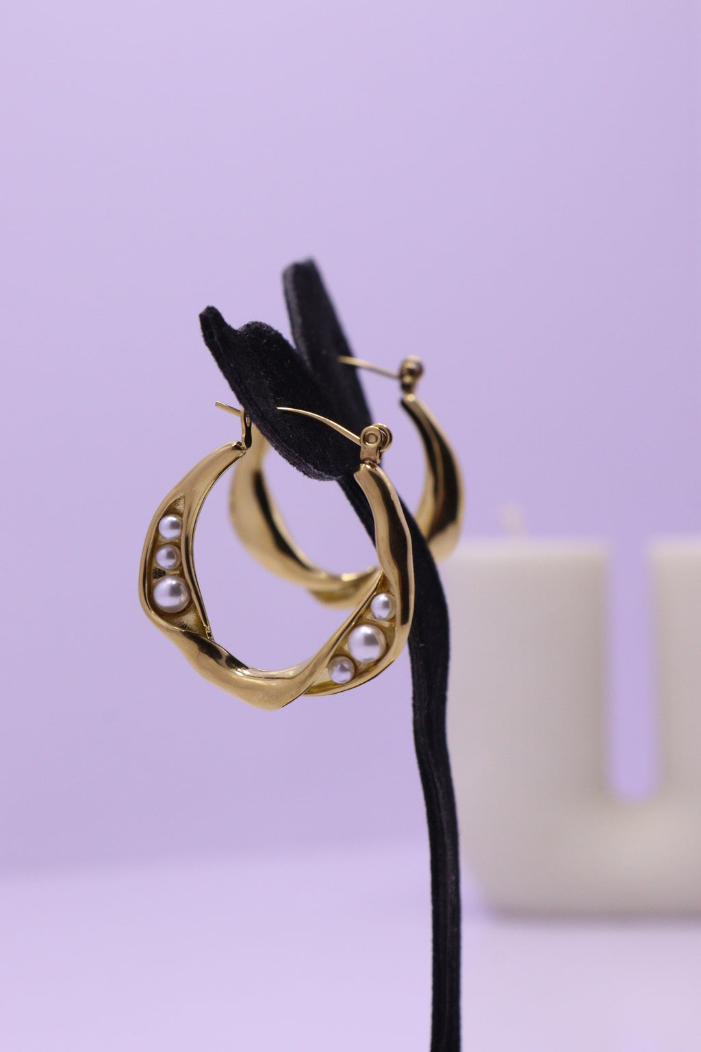 Bold Glow Series 0019 - AZ Golden Ear ring