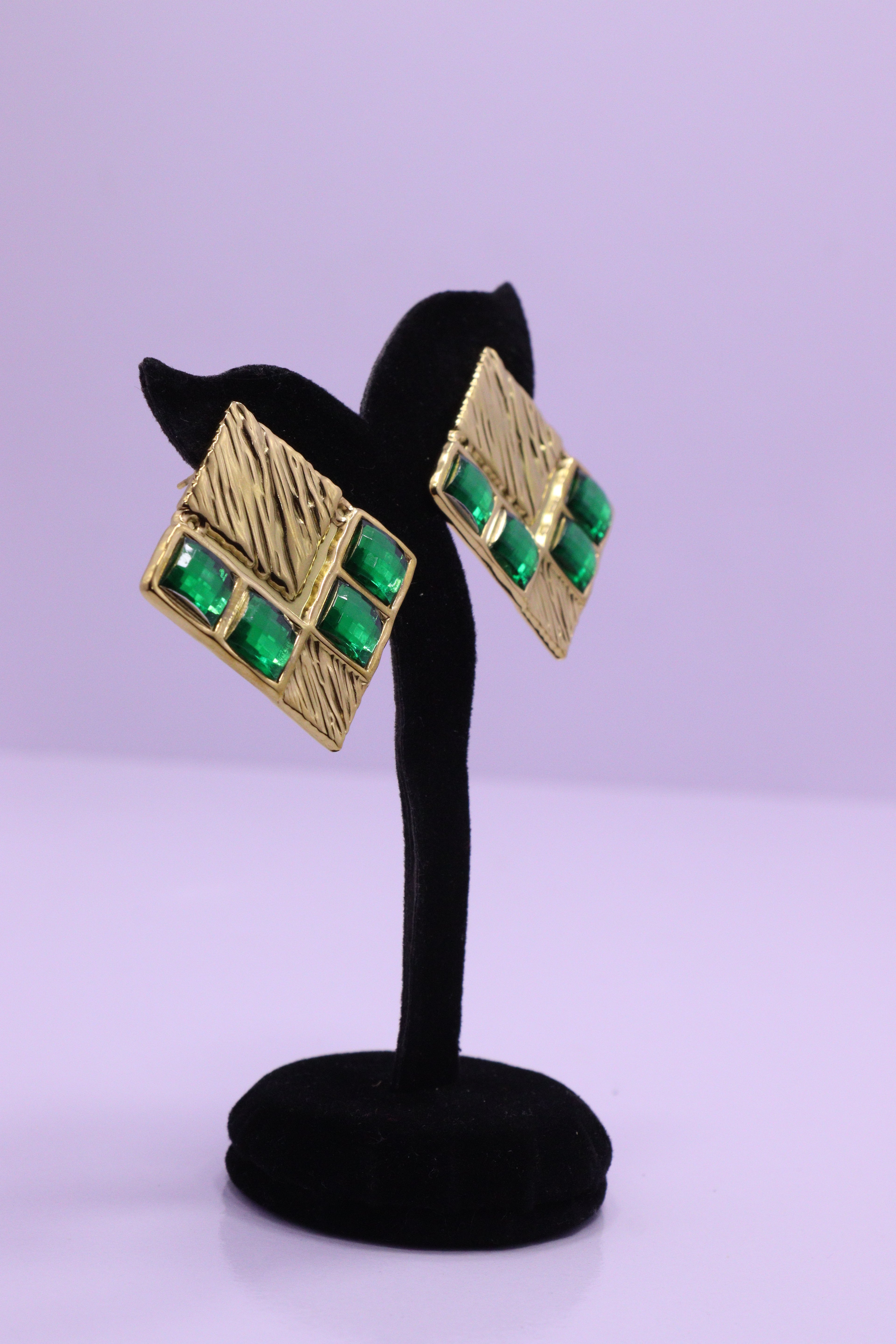 Bold Glow Series 0023 - AZ Golden Ear ring