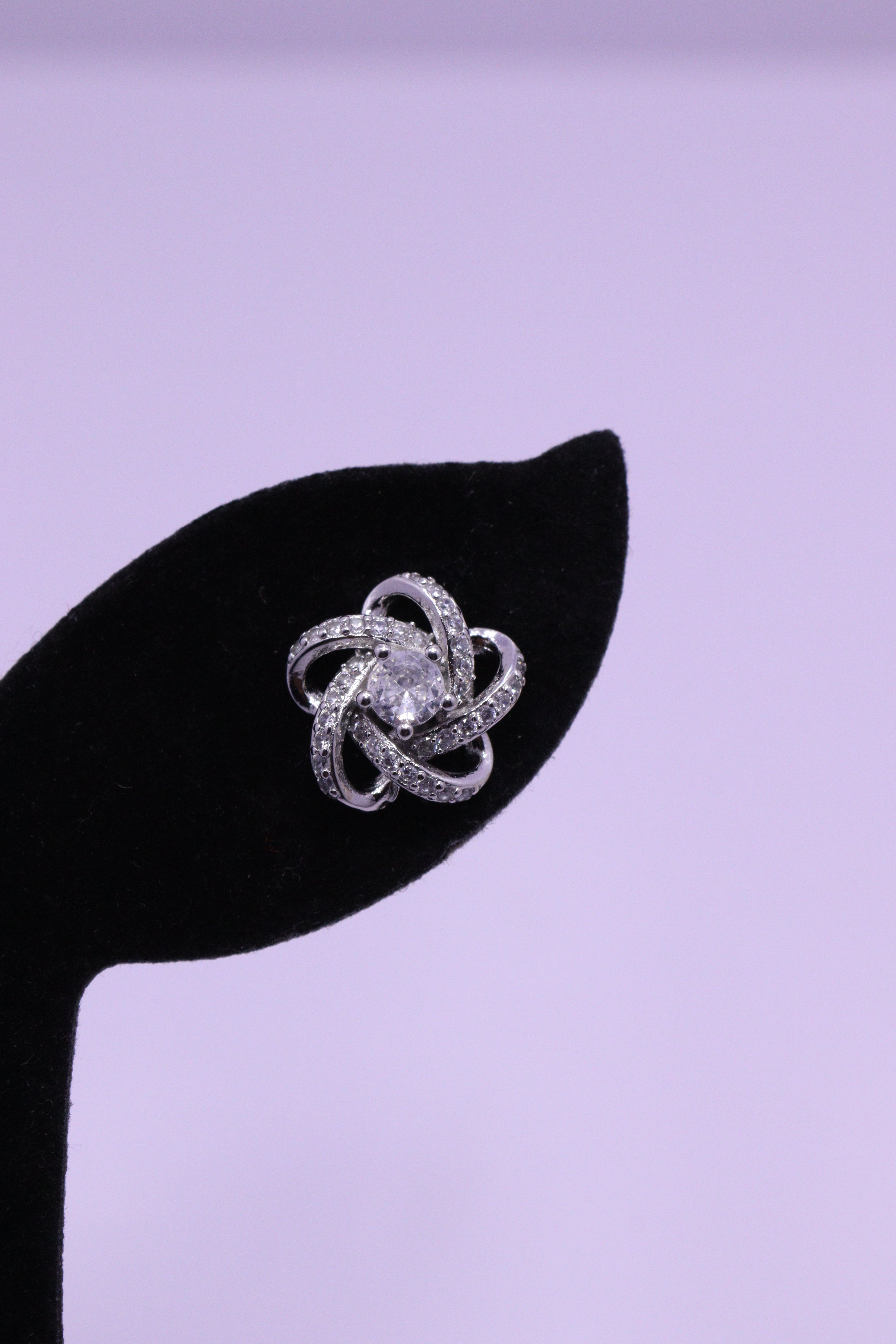 Bold Glow Series 0133 - AZ Silver Ear ring