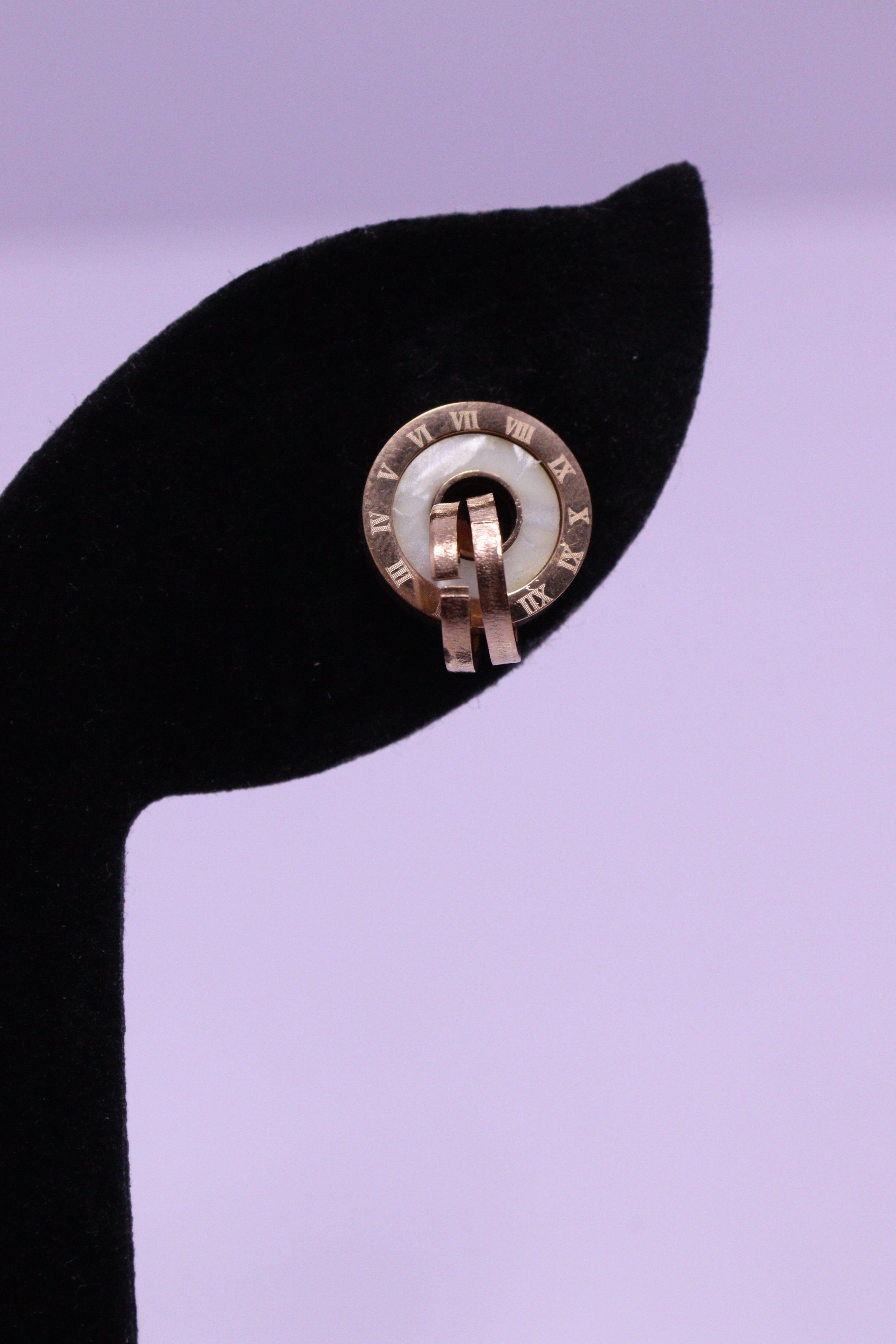 Bold Glow Series 0149 - AZ Golden Ear ring