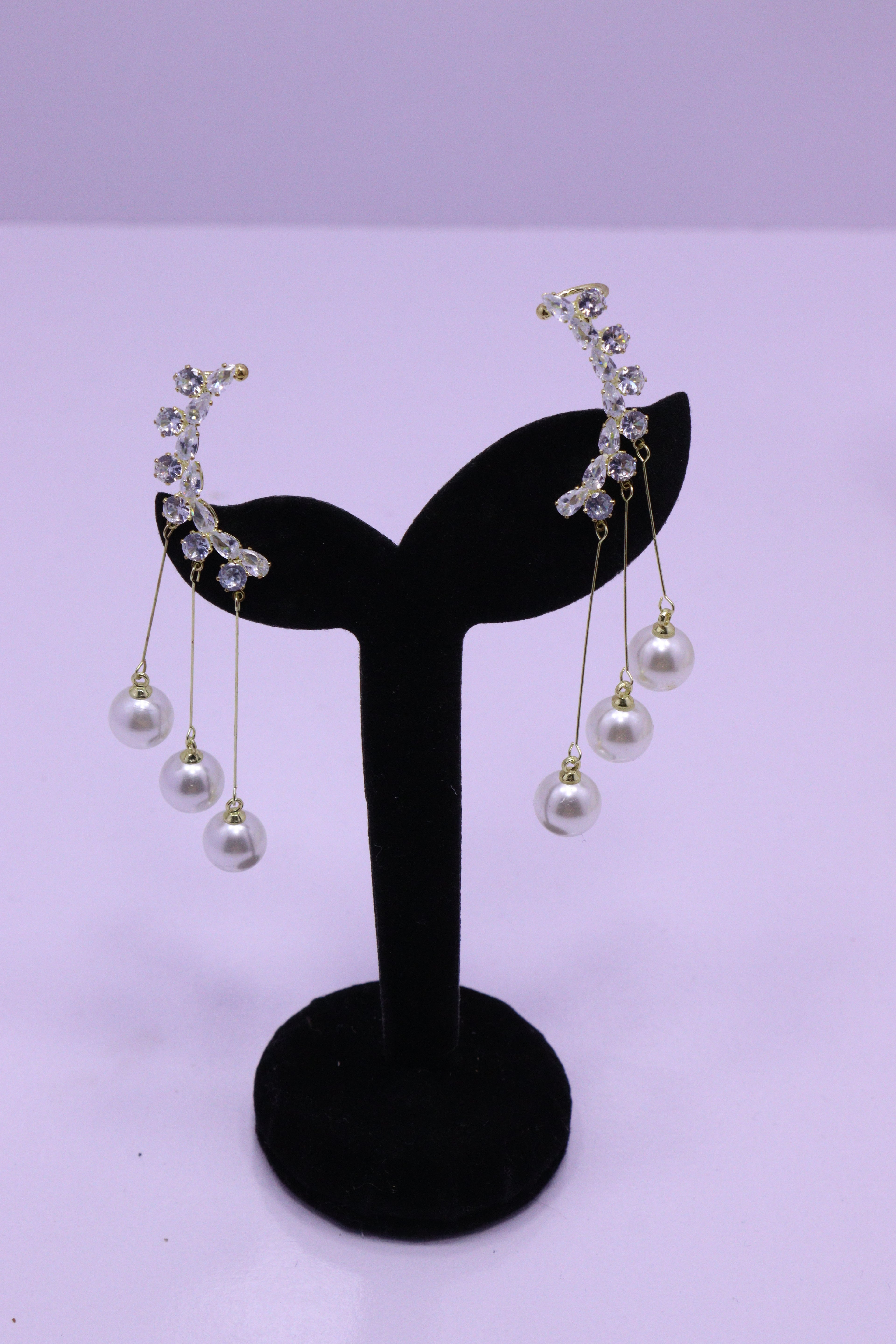 Bold Glow Series 0154 - AZ Silver Ear ring