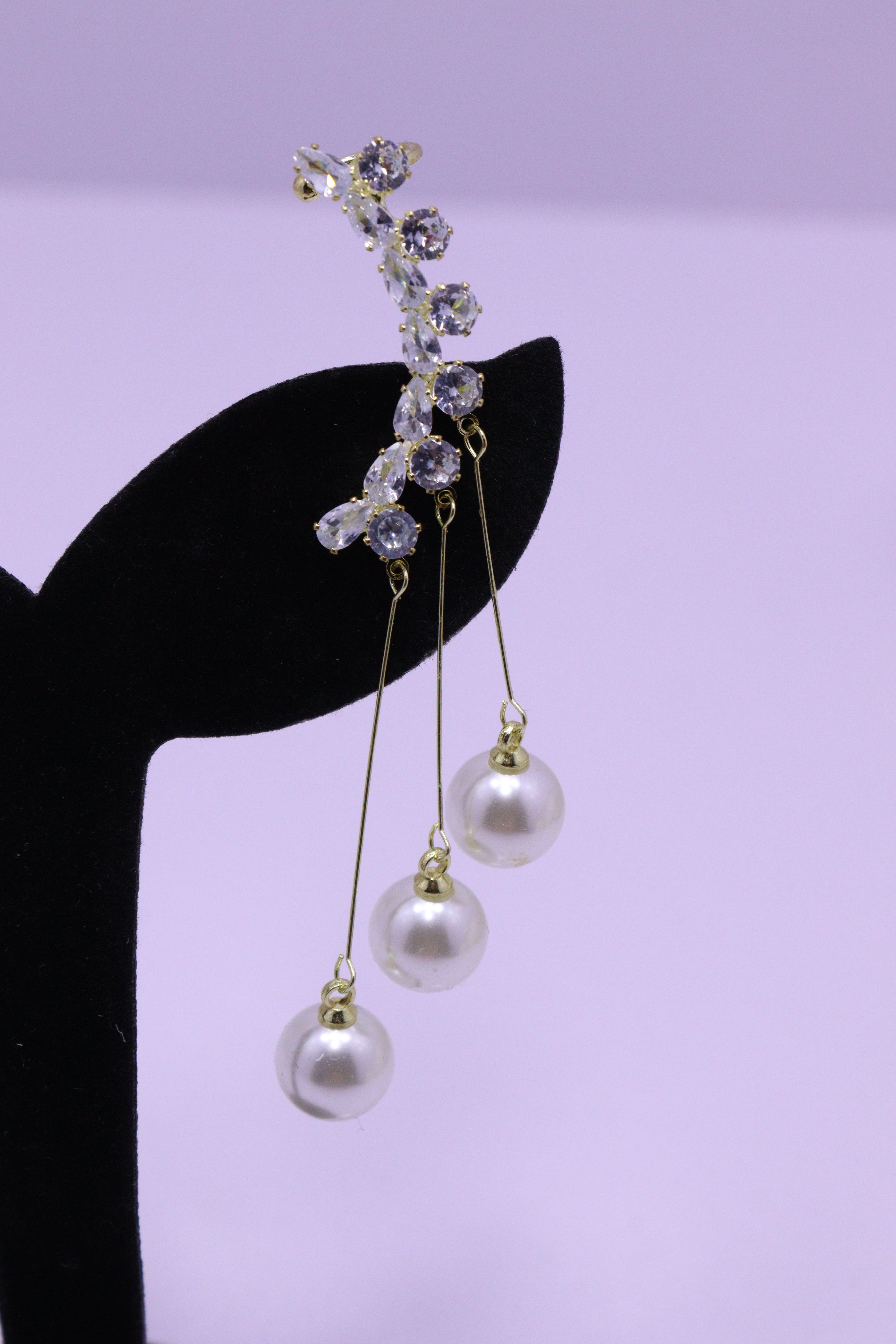 Bold Glow Series 0154 - AZ Silver Ear ring