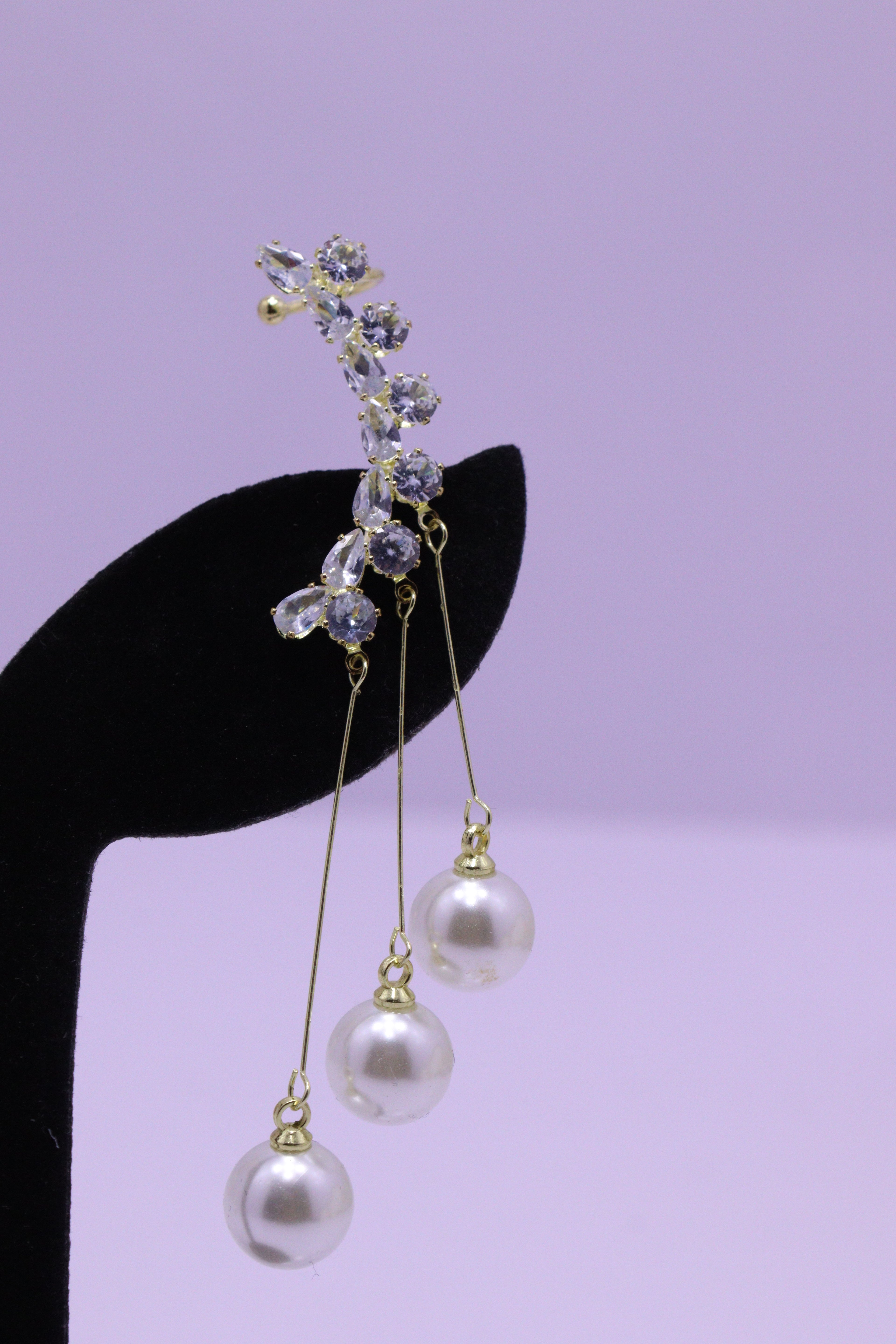 Bold Glow Series 0154 - AZ Silver Ear ring