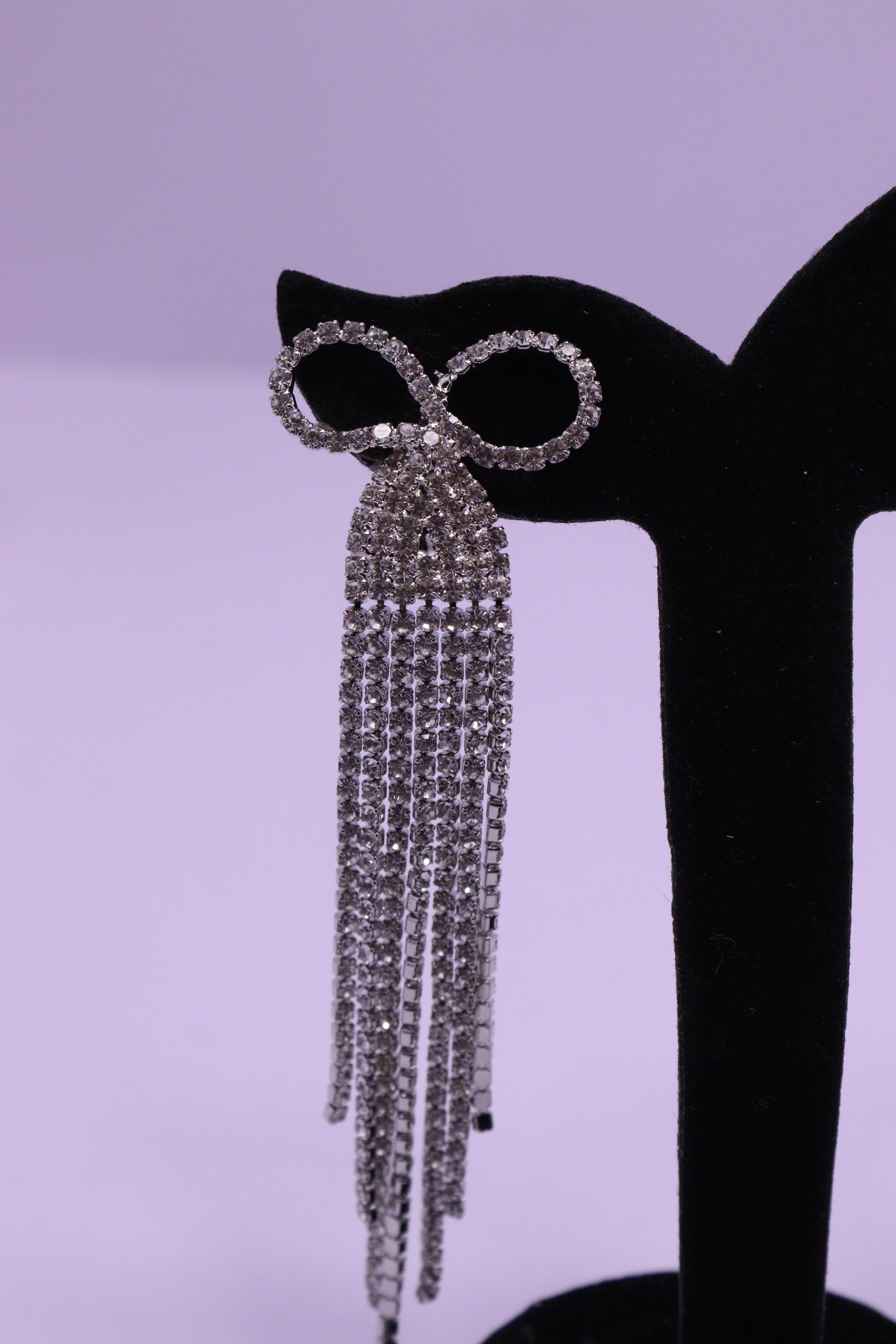 Bold Glow Series 0159 - AZ Silver Ear ring