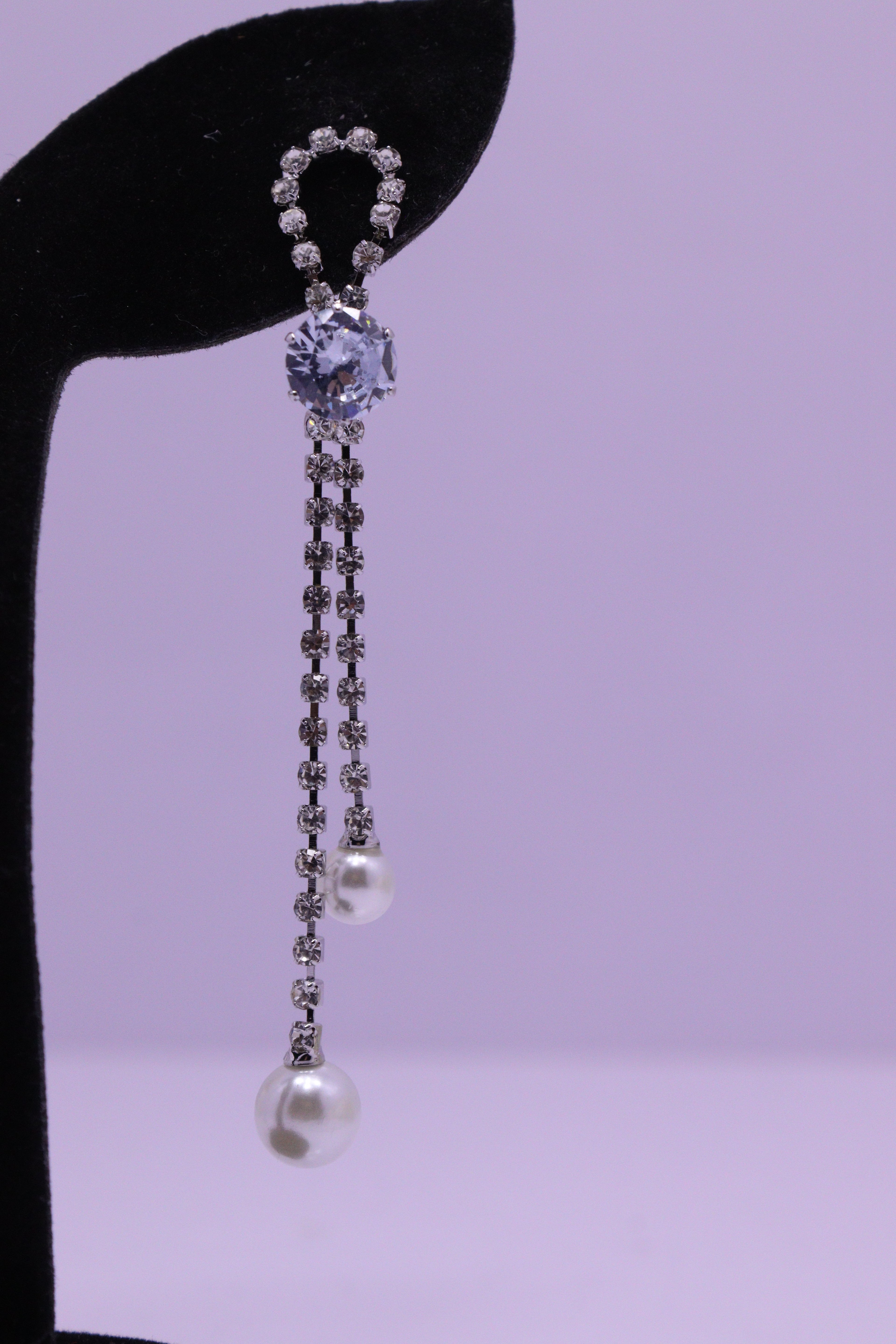 Bold Glow Series 0165 - AZ Silver Ear ring