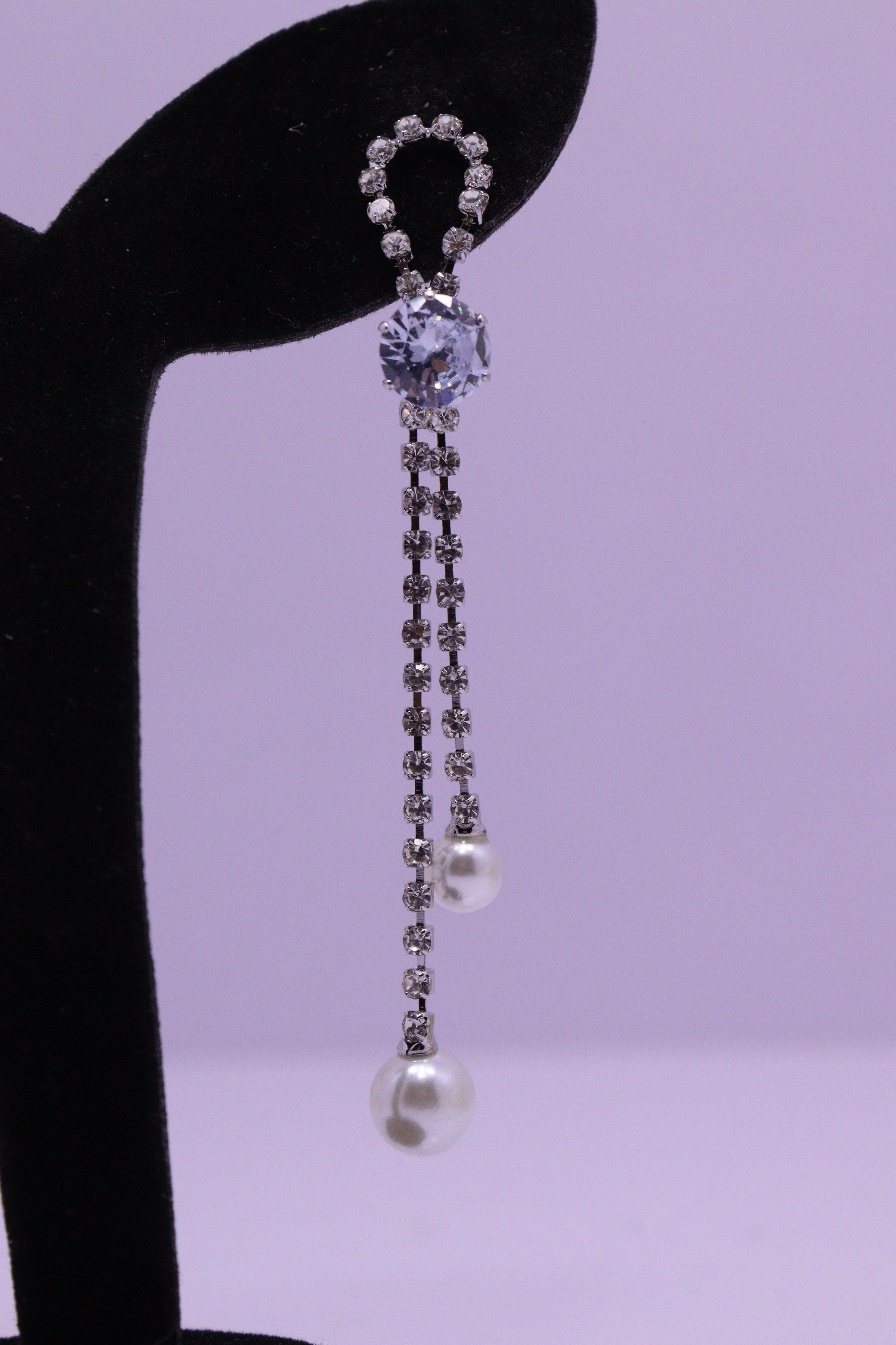 Bold Glow Series 0165 - AZ Silver Ear ring