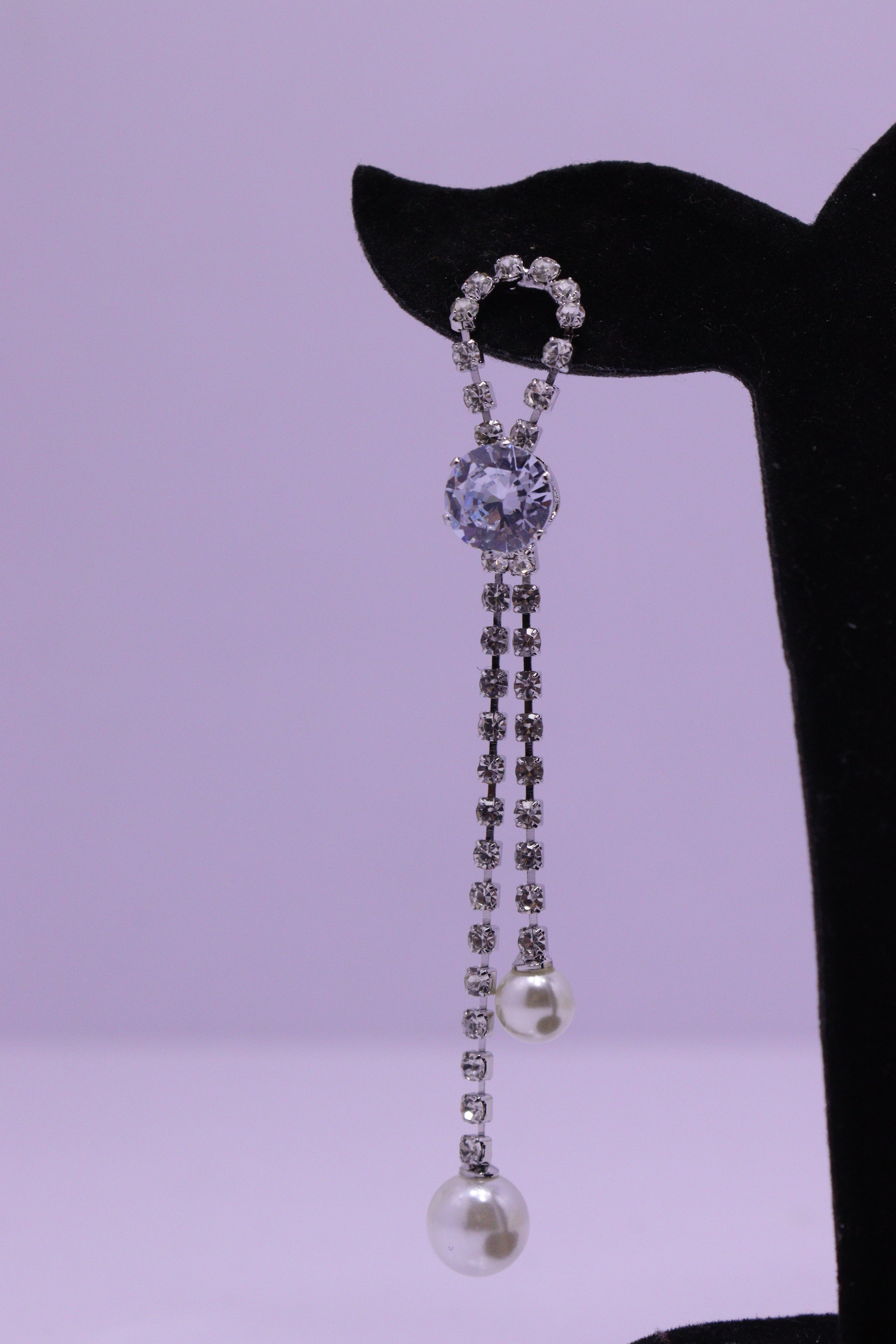 Bold Glow Series 0165 - AZ Silver Ear ring