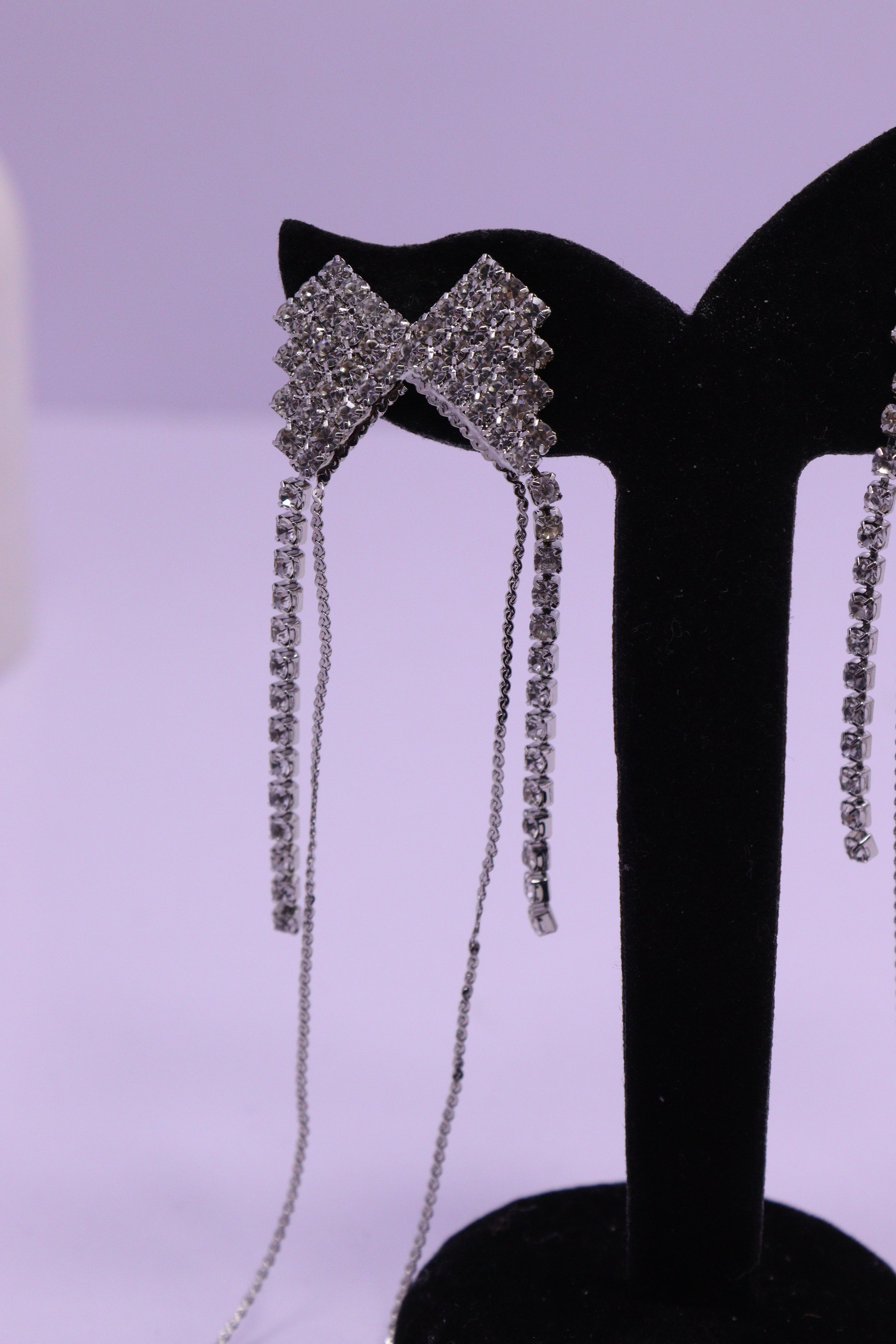 Bold Glow Series 0171 - AZ Silver Ear ring