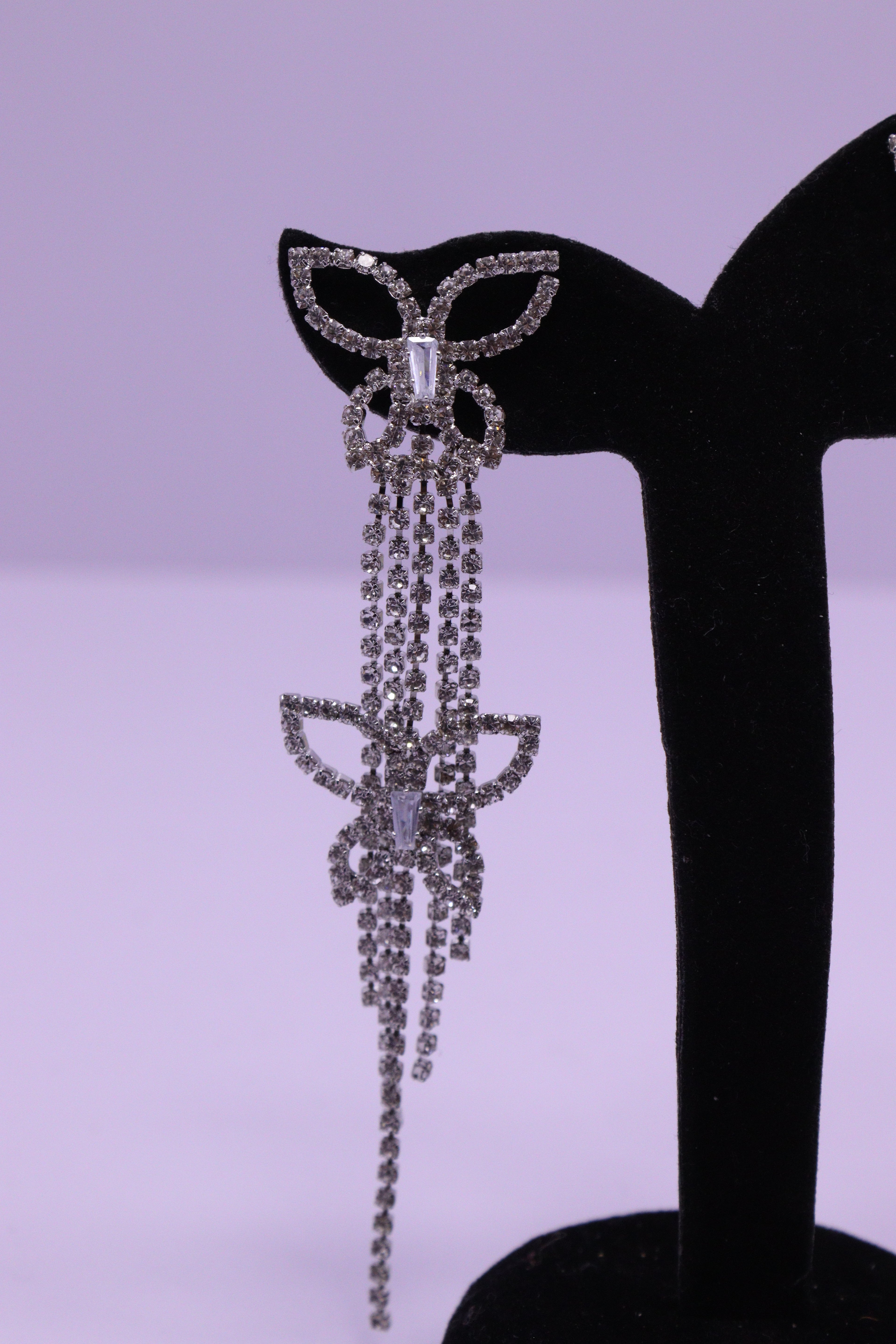 Bold Glow Series 0172 - AZ Silver Ear ring