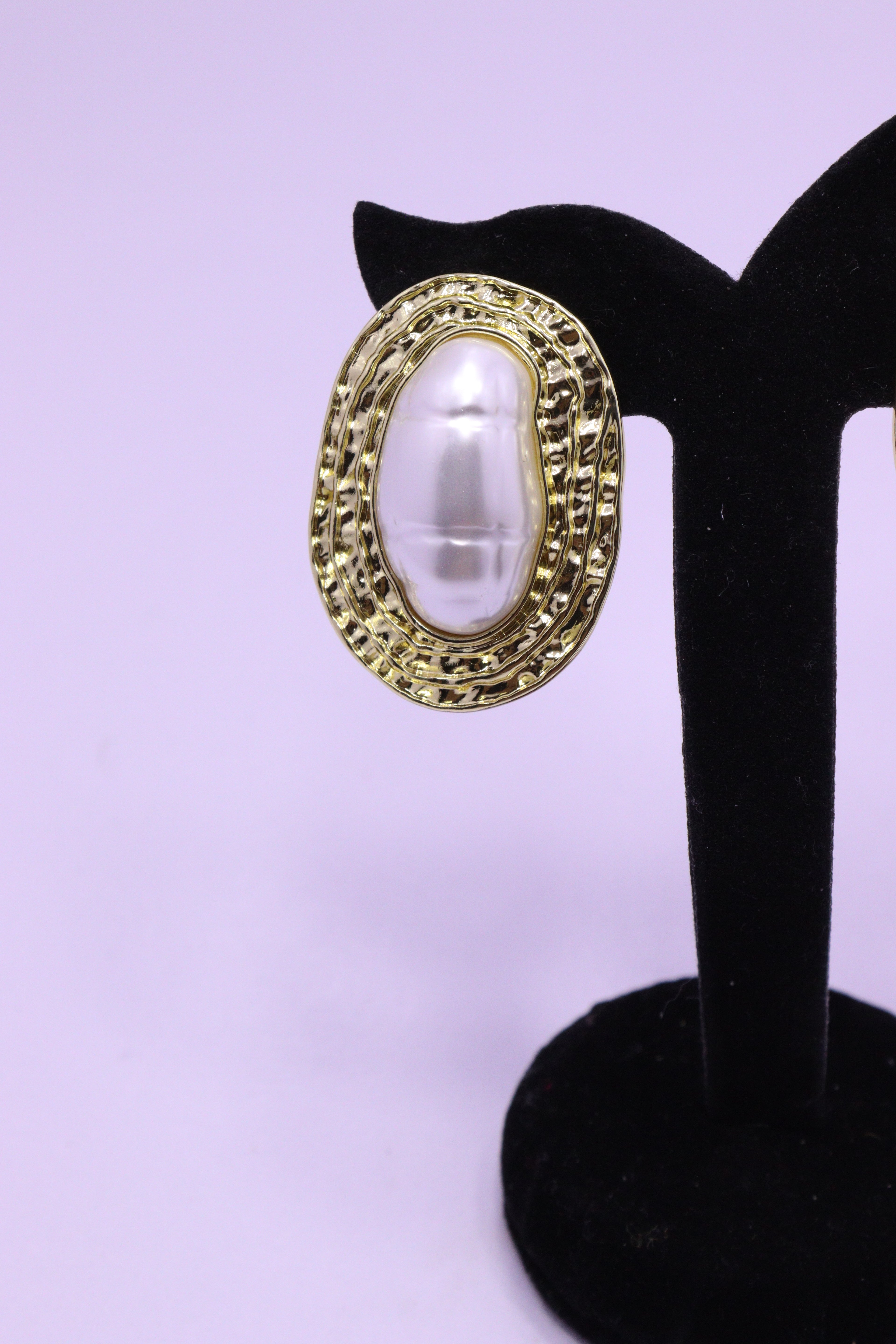 Bold Glow Series 0178 - AZ Golden Ear ring