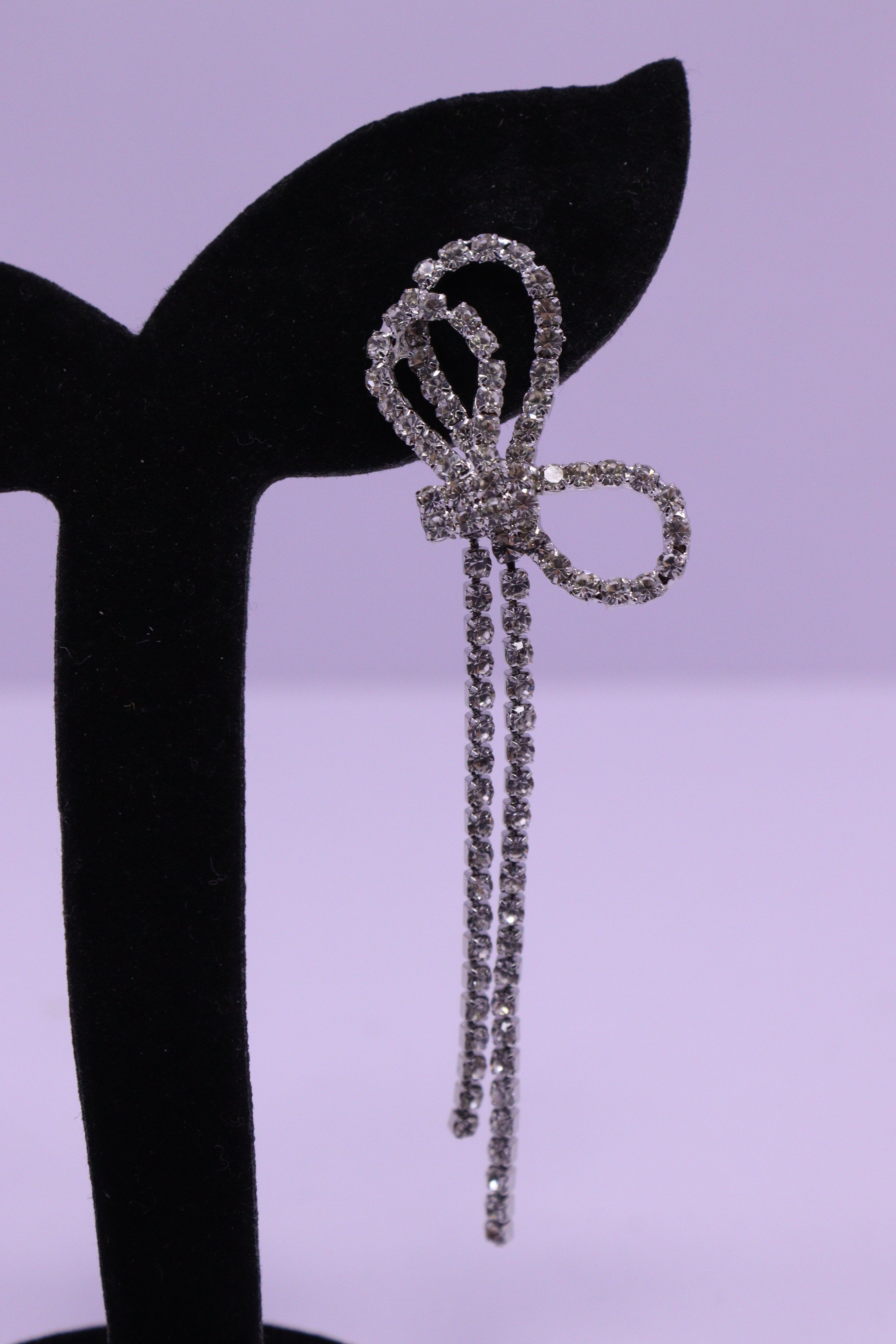 Bold Glow Series 0185 - AZ Silver Ear ring