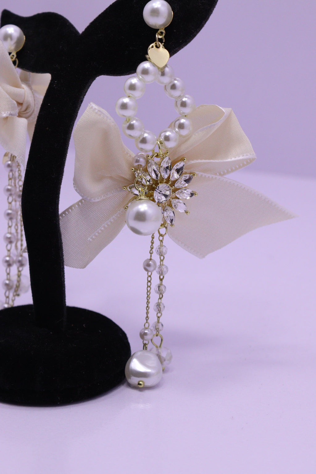 Bold Glow Series 0187 - AZ Silver Ear ring