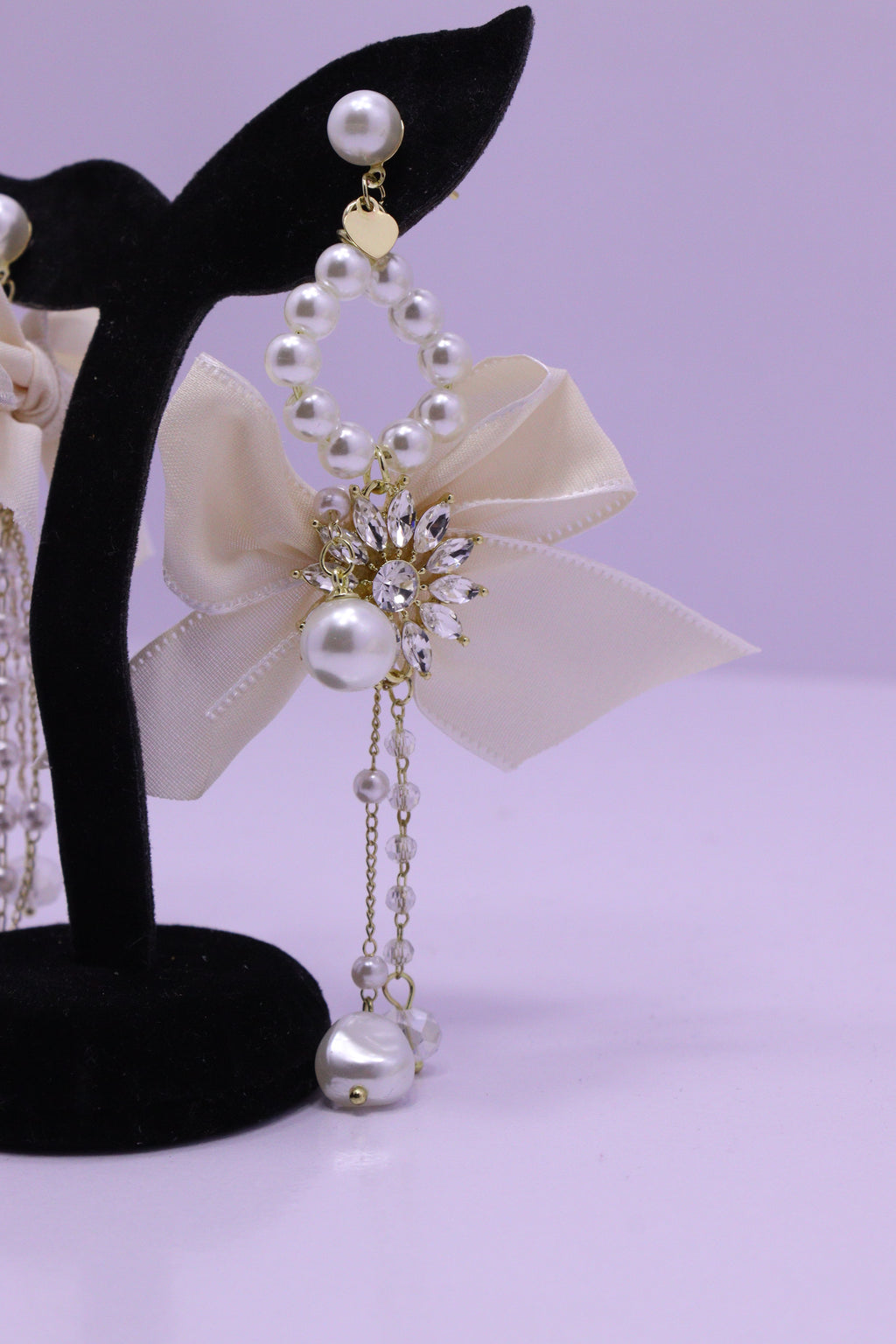 Bold Glow Series 0187 - AZ Silver Ear ring