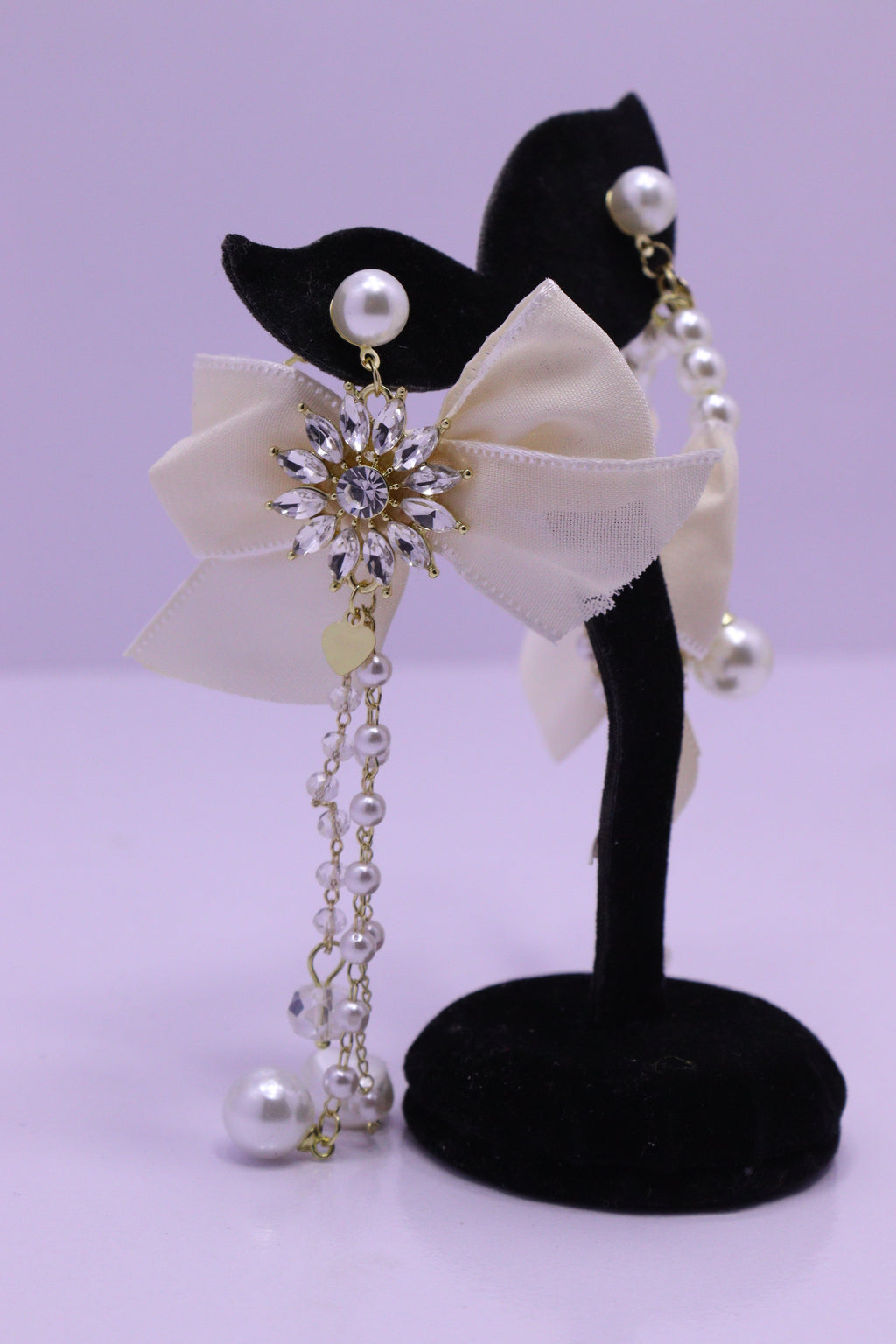 Bold Glow Series 0187 - AZ Silver Ear ring