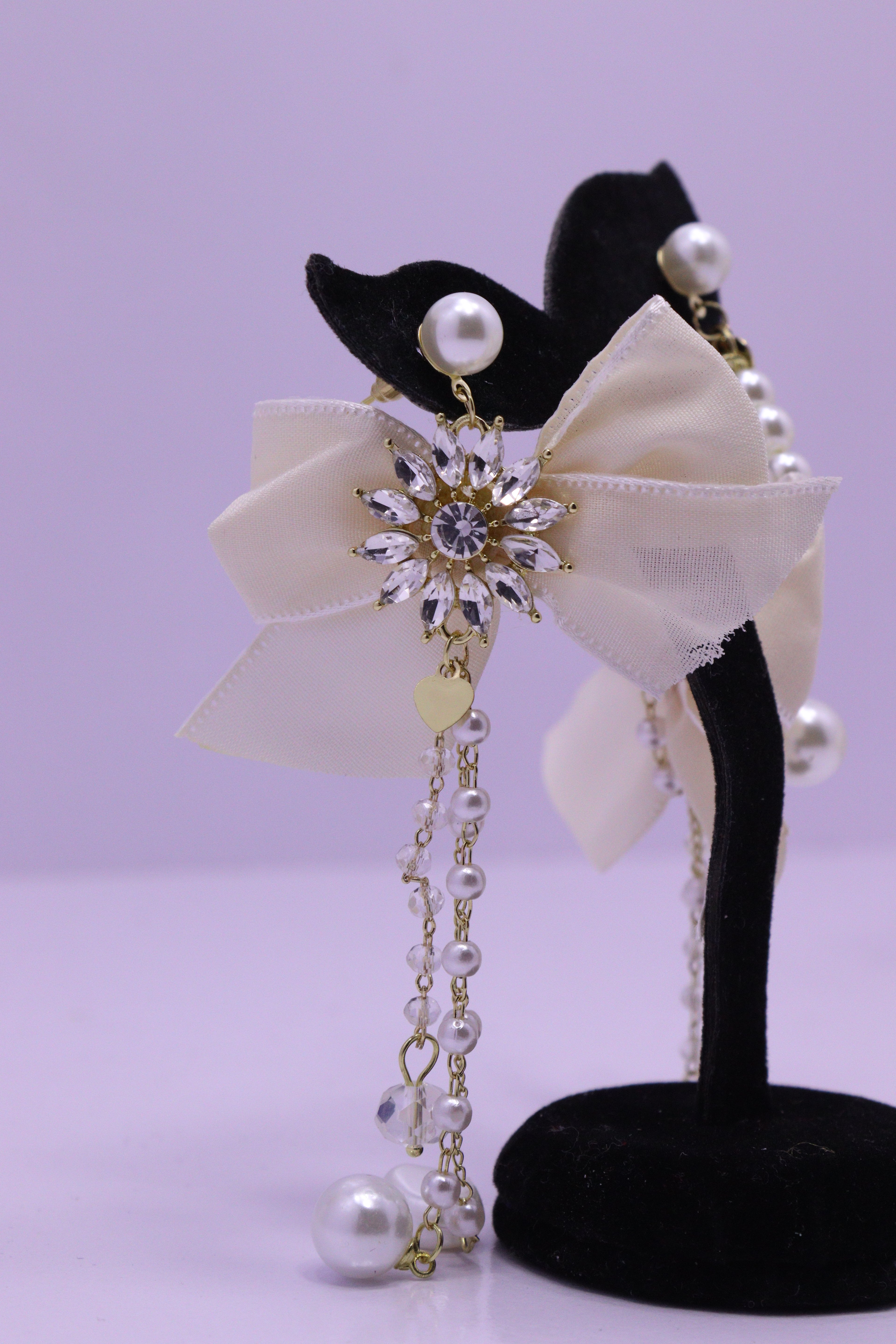 Bold Glow Series 0187 - AZ Silver Ear ring