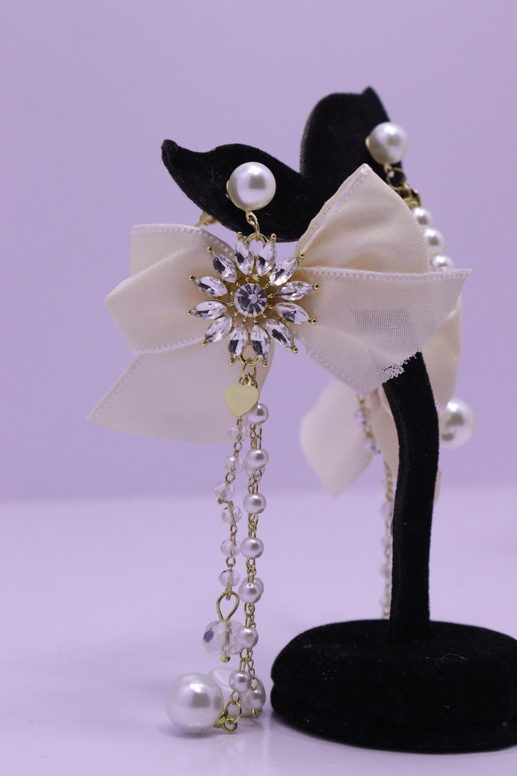 Bold Glow Series 0187 - AZ Silver Ear ring