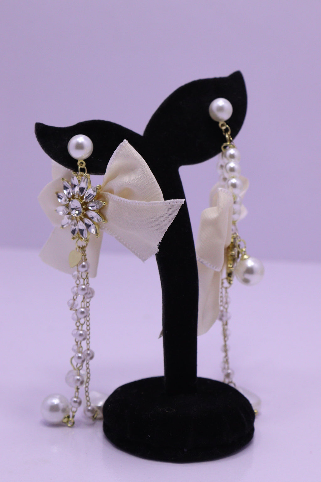 Bold Glow Series 0187 - AZ Silver Ear ring