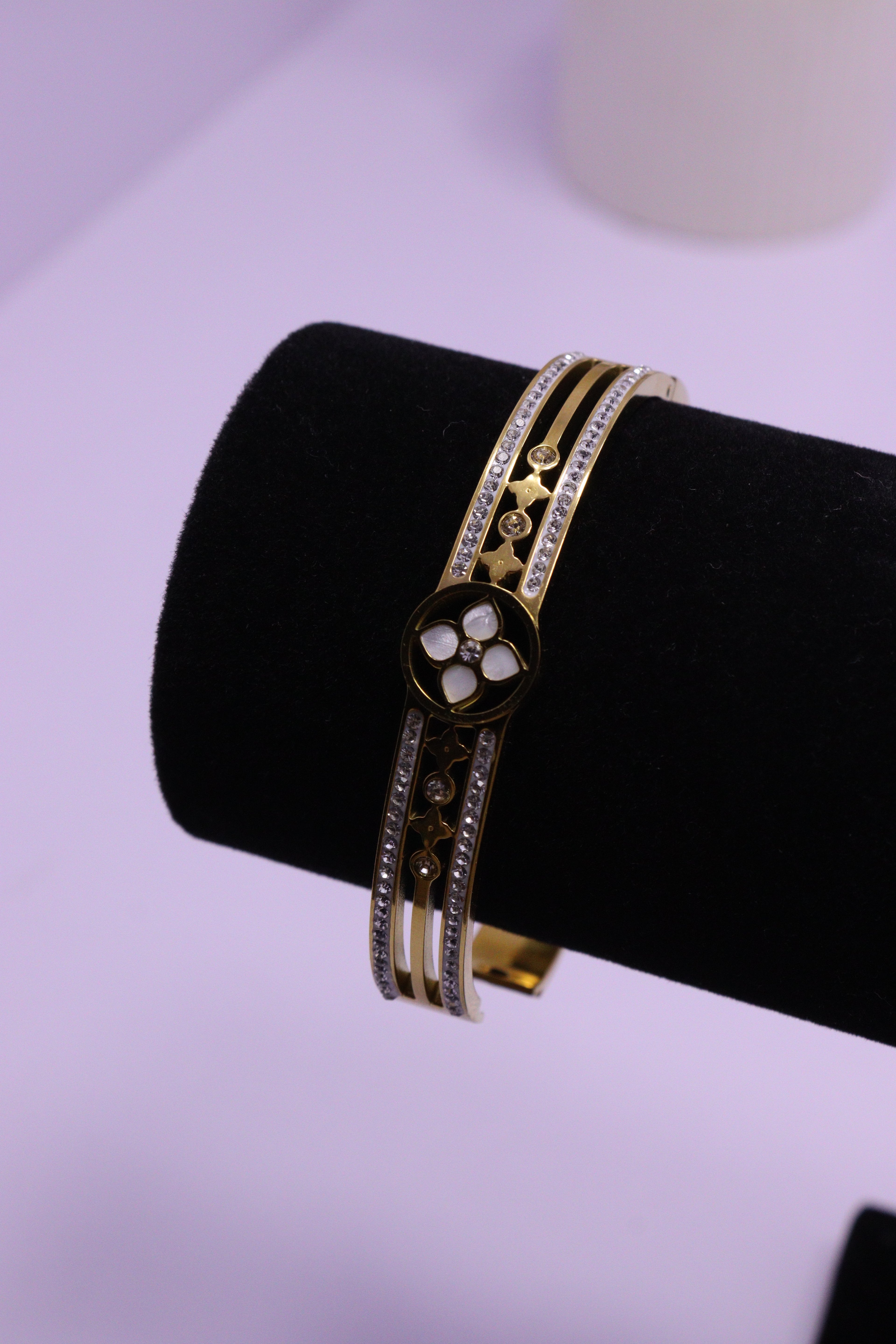 Sleek Wrist Series 0072 - AZ Golden Bangle