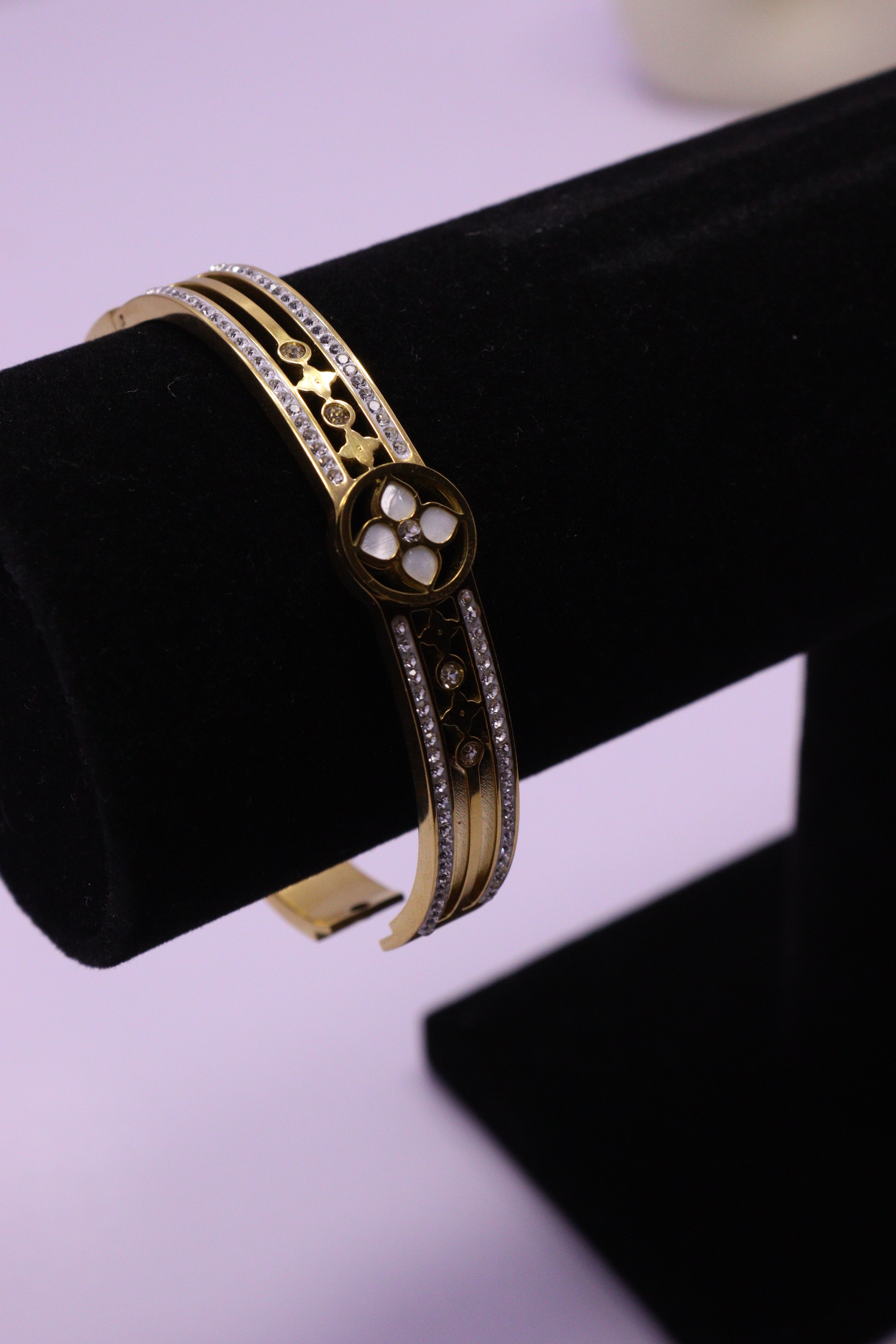 Sleek Wrist Series 0072 - AZ Golden Bangle