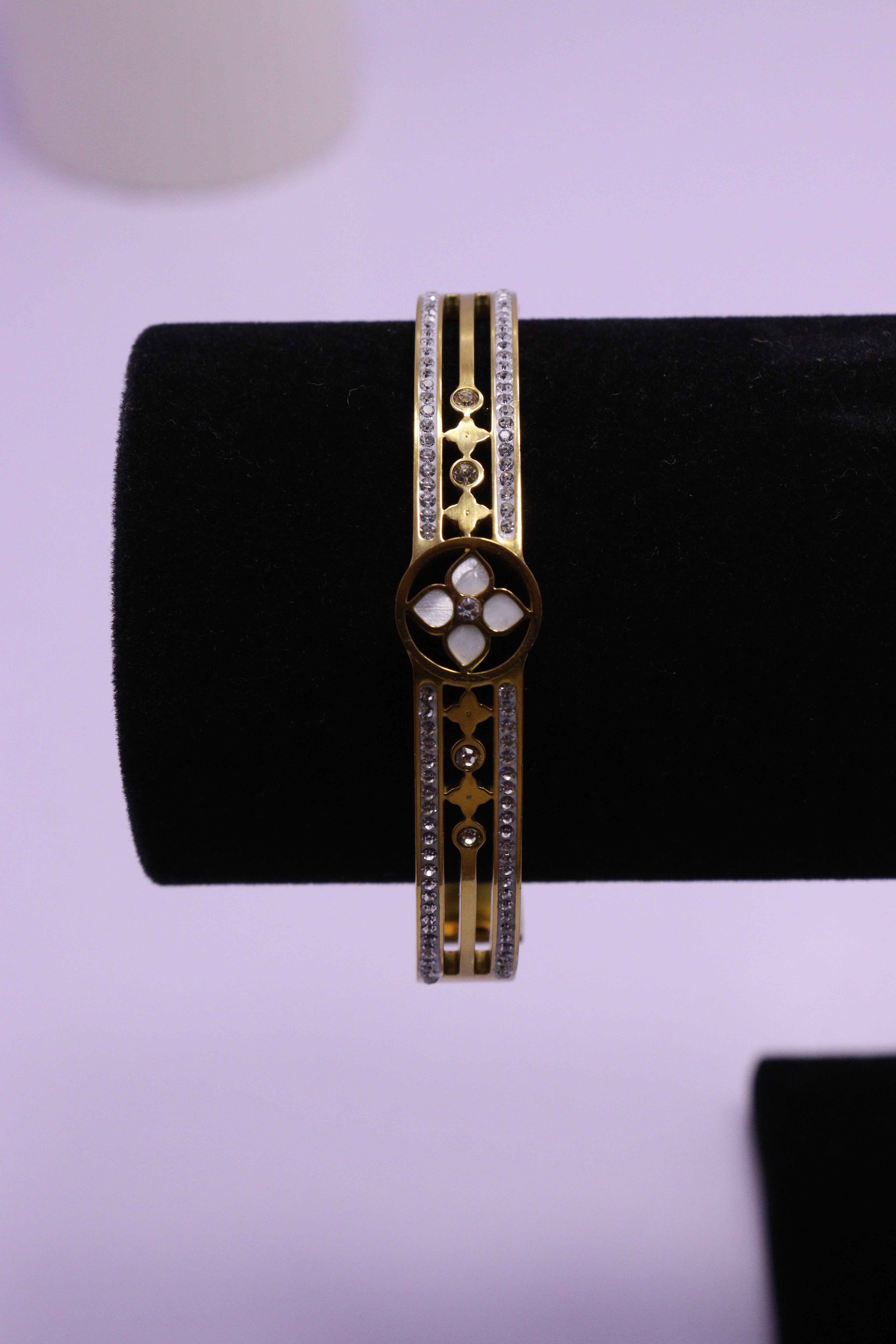 Sleek Wrist Series 0072 - AZ Golden Bangle