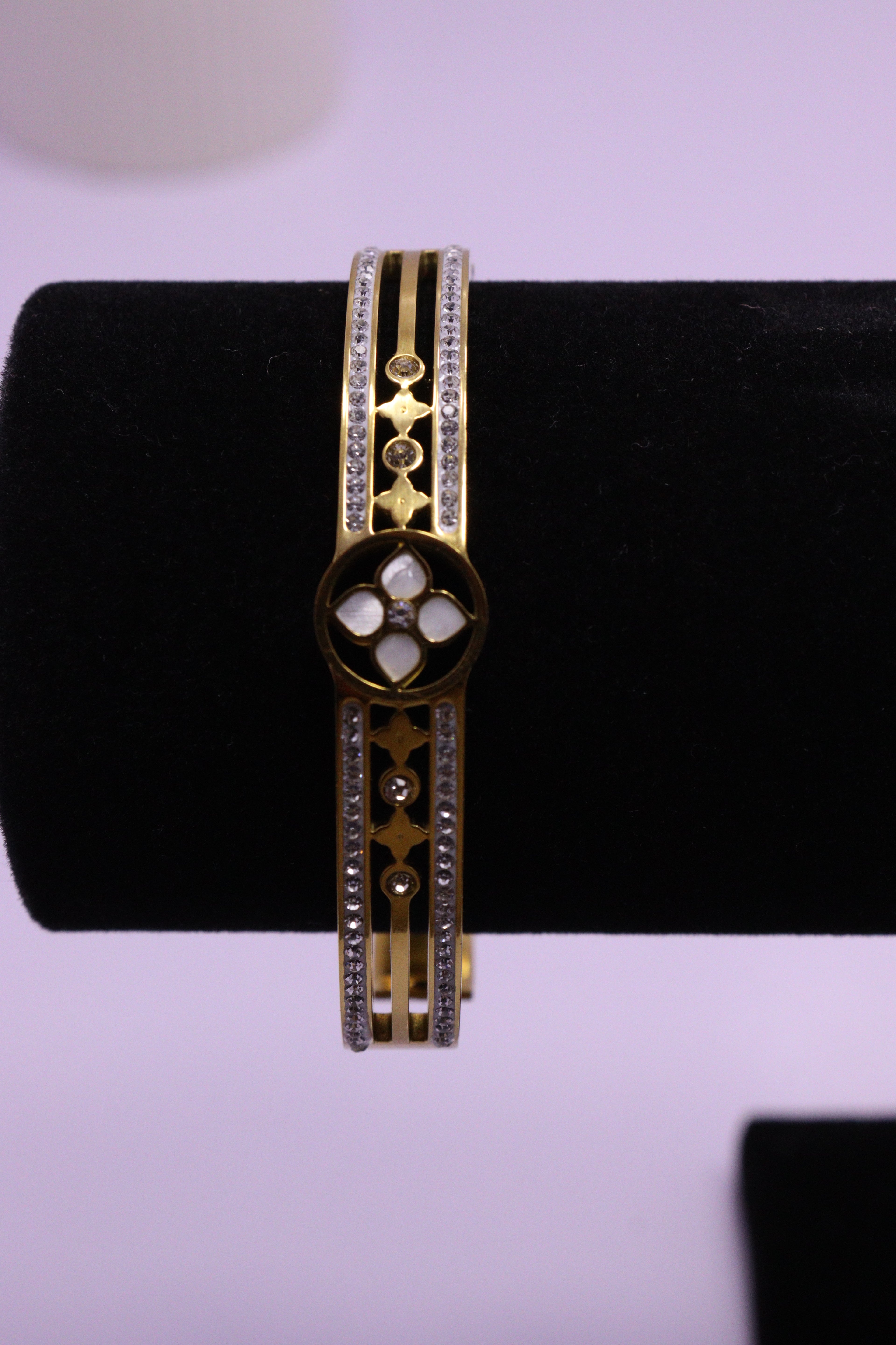 Sleek Wrist Series 0072 - AZ Golden Bangle