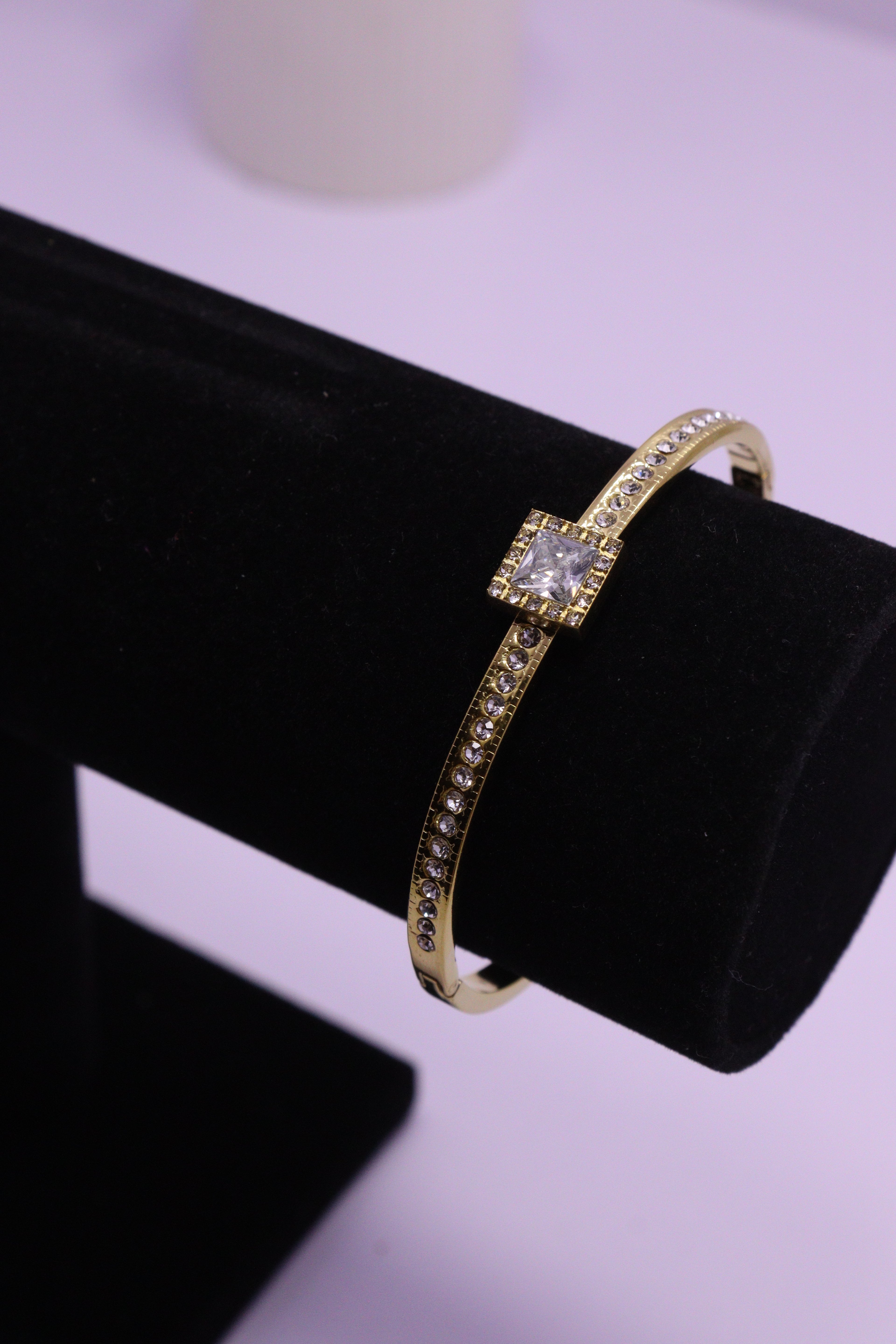 Sleek Wrist Series 0070 - AZ Golden Bangle