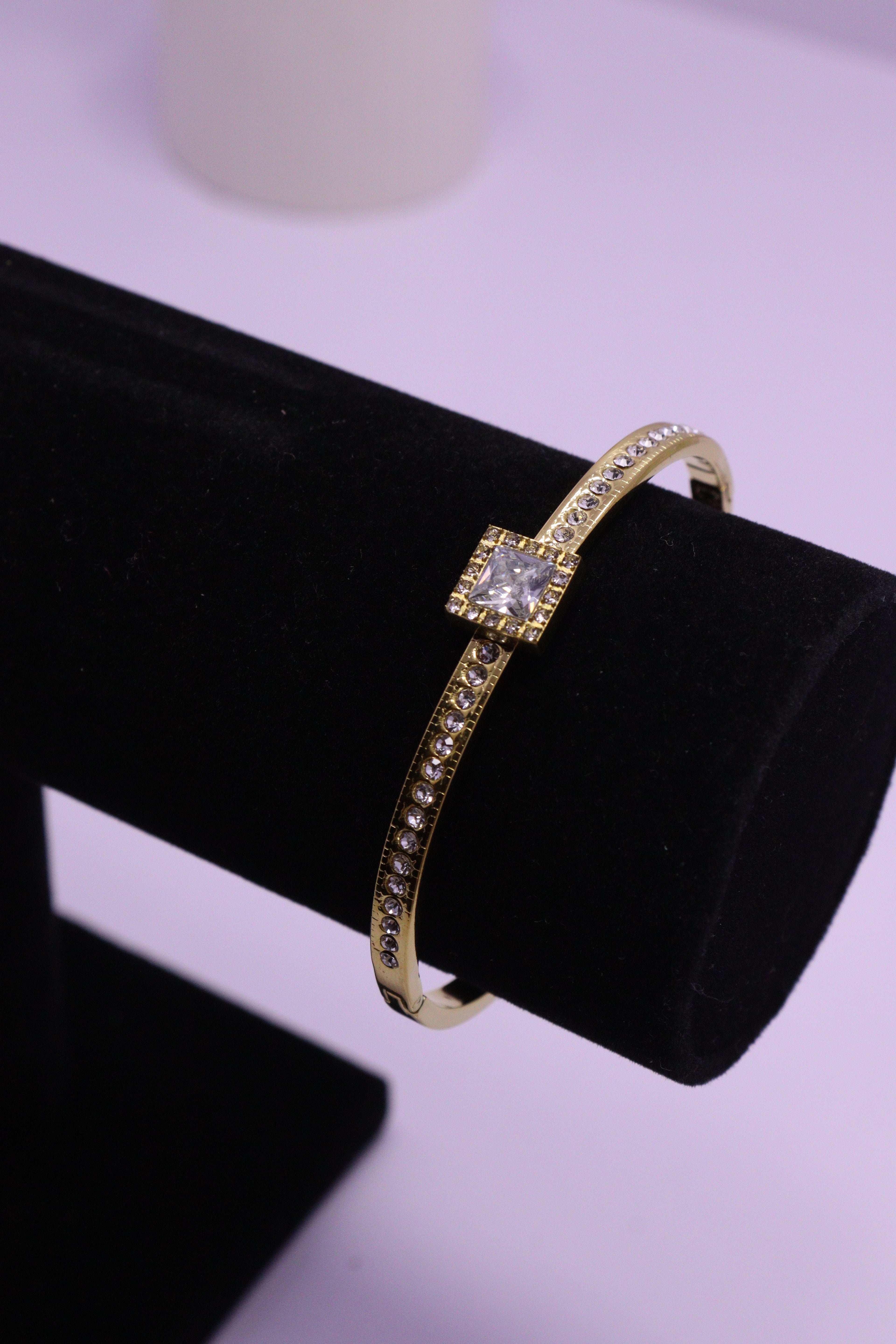 Sleek Wrist Series 0070 - AZ Golden Bangle