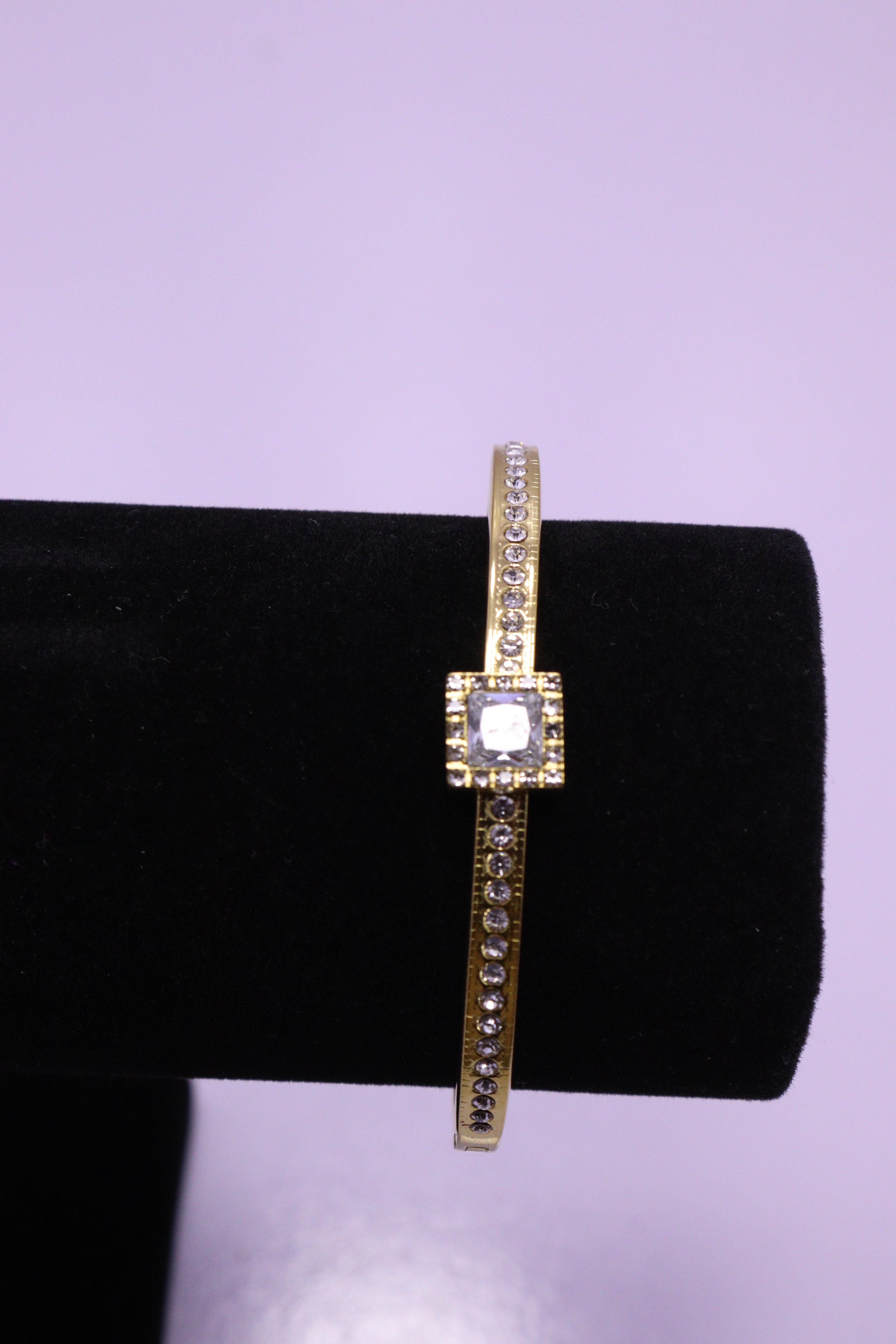 Sleek Wrist Series 0070 - AZ Golden Bangle