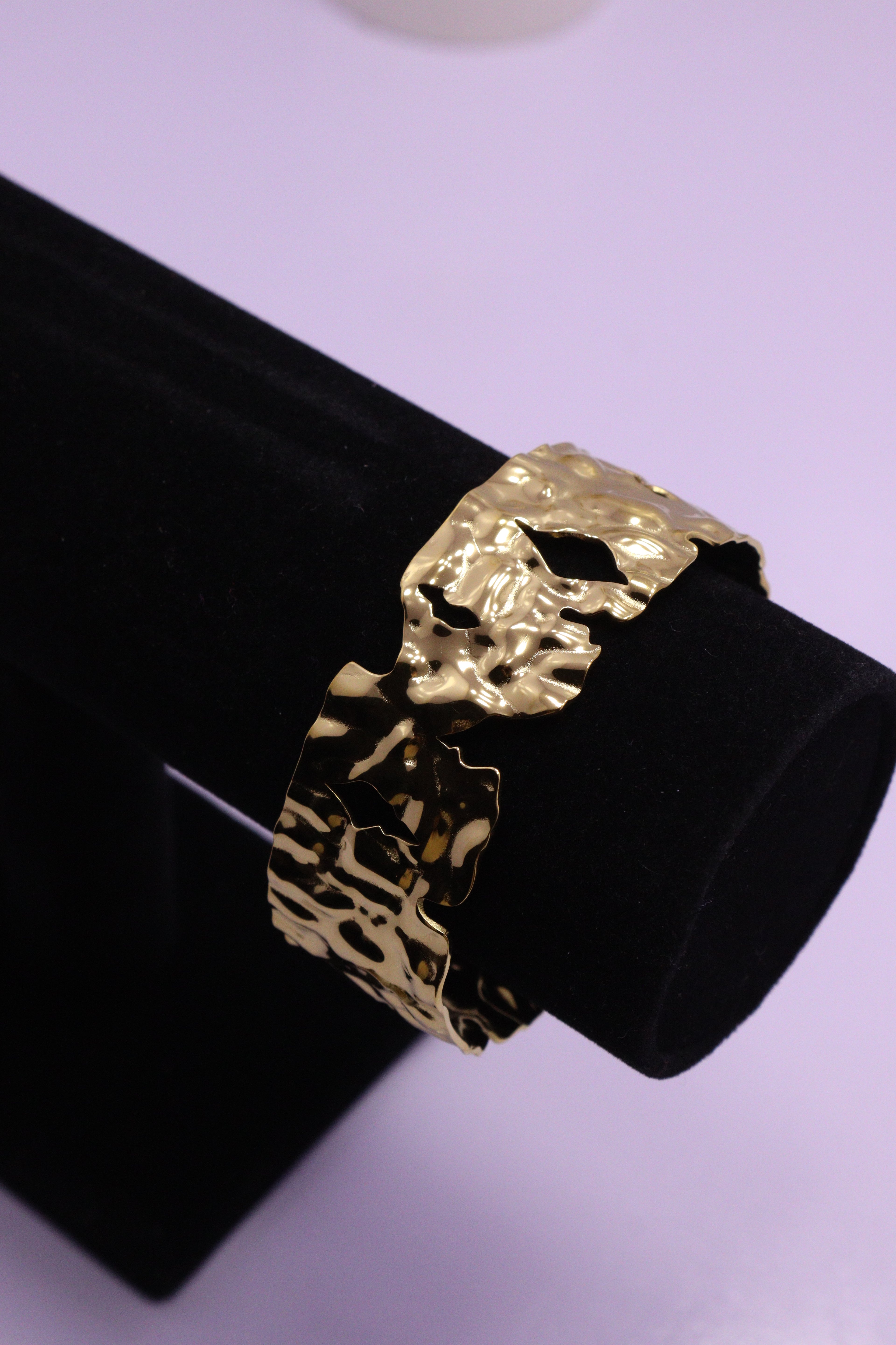 Sleek Wrist Series 0075 - AZ Golden Bangle