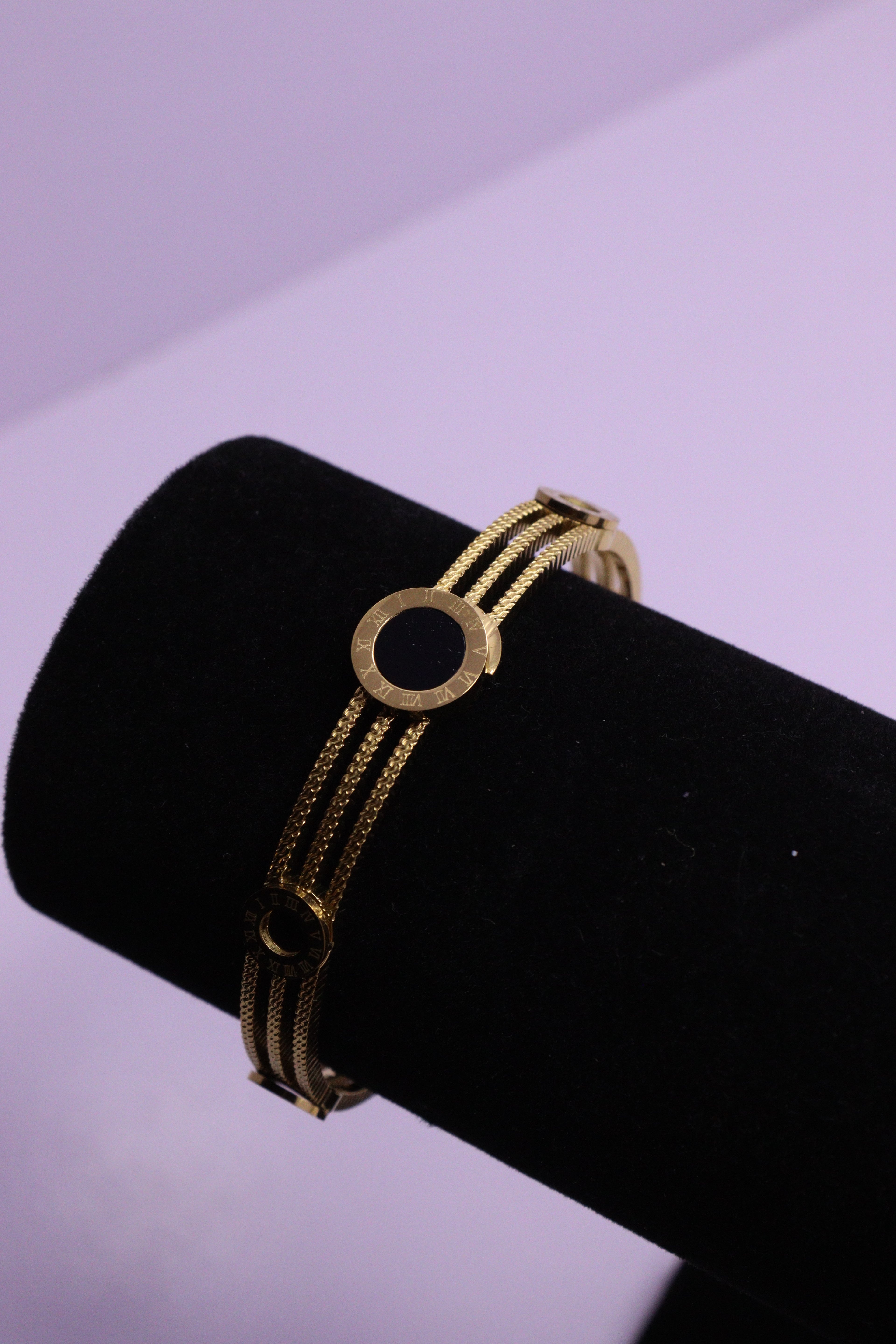Sleek Wrist Series 0076 - AZ Golden Bangle