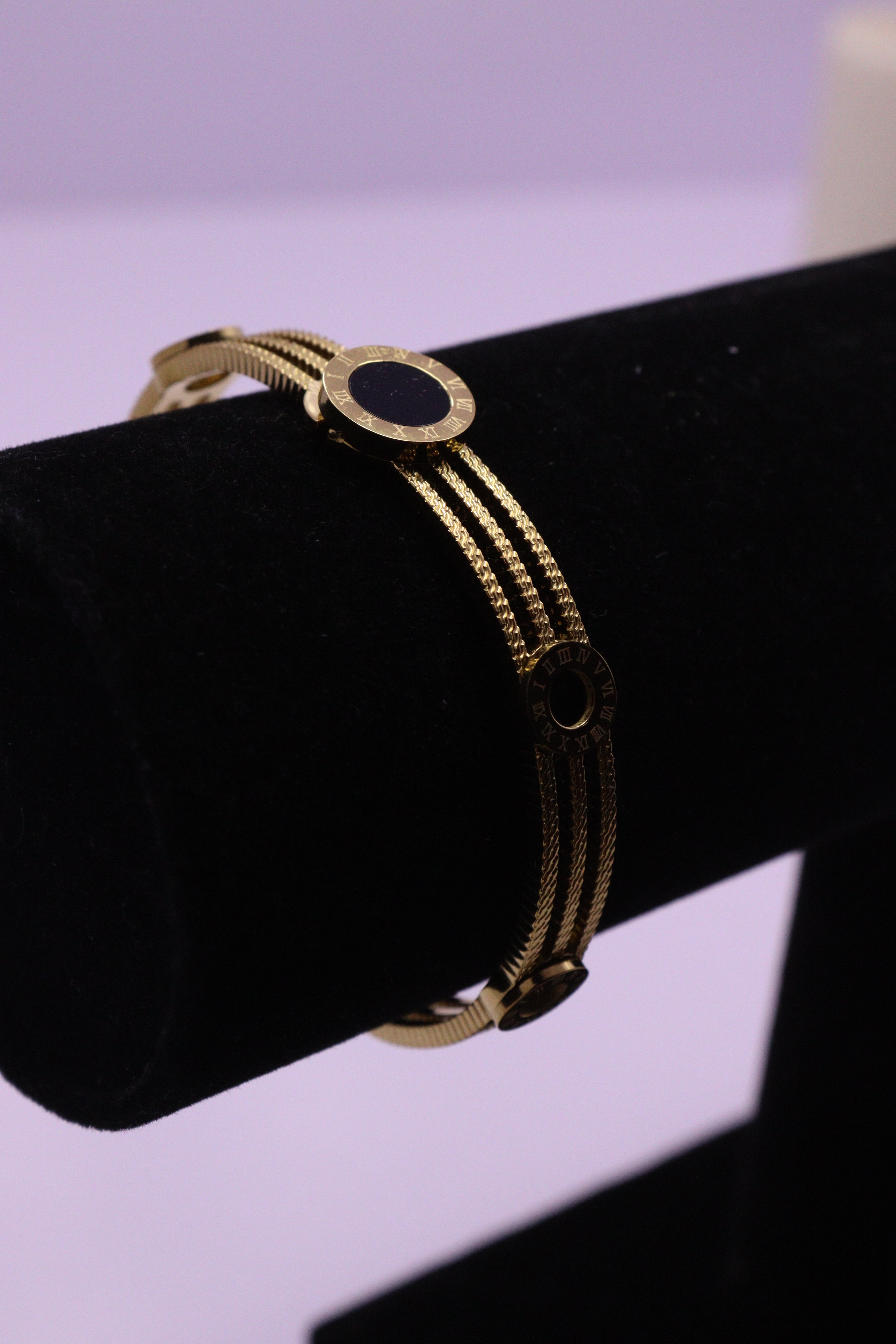 Sleek Wrist Series 0076 - AZ Golden Bangle