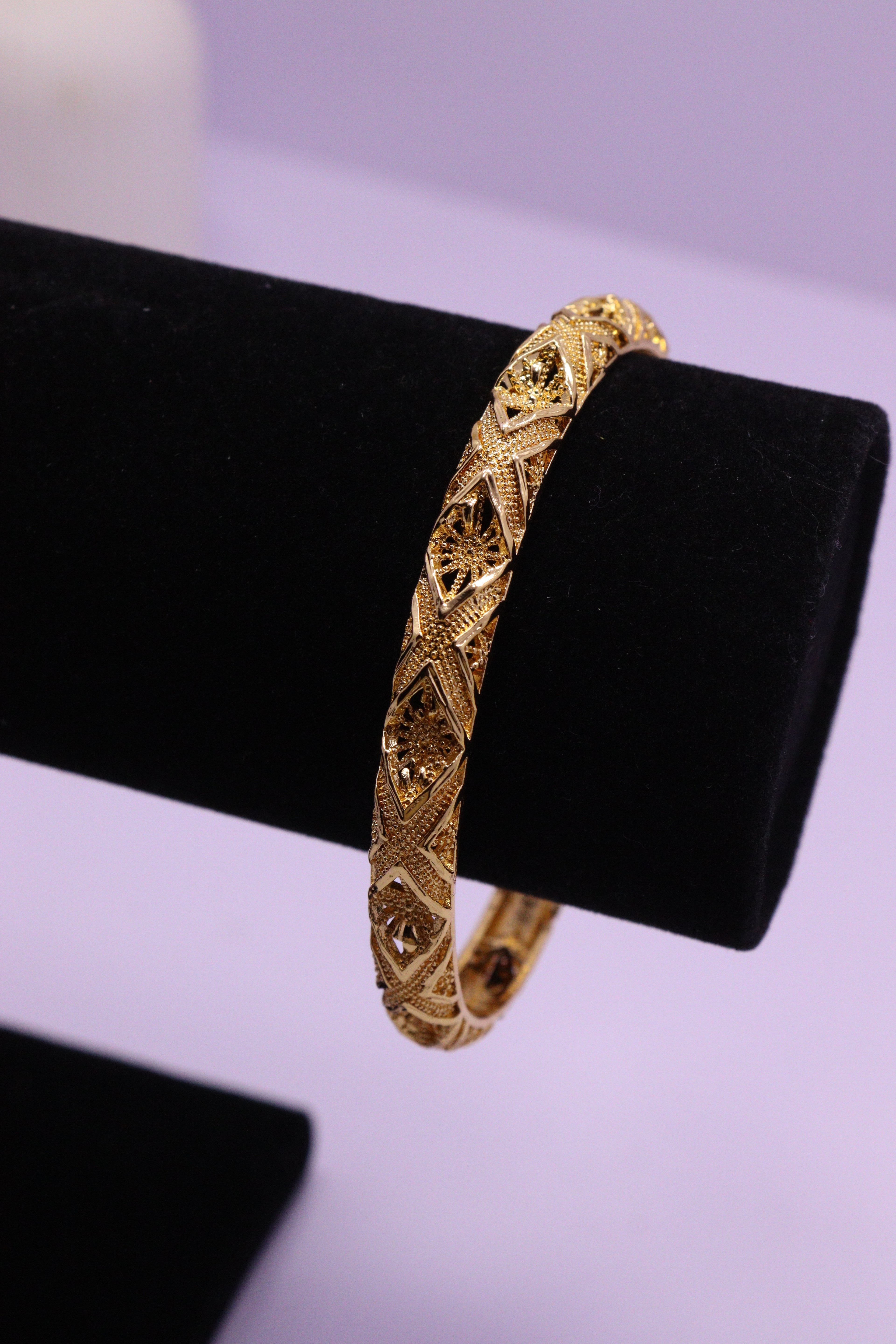 Sleek Wrist Series 0111 - AZ Golden Bangle