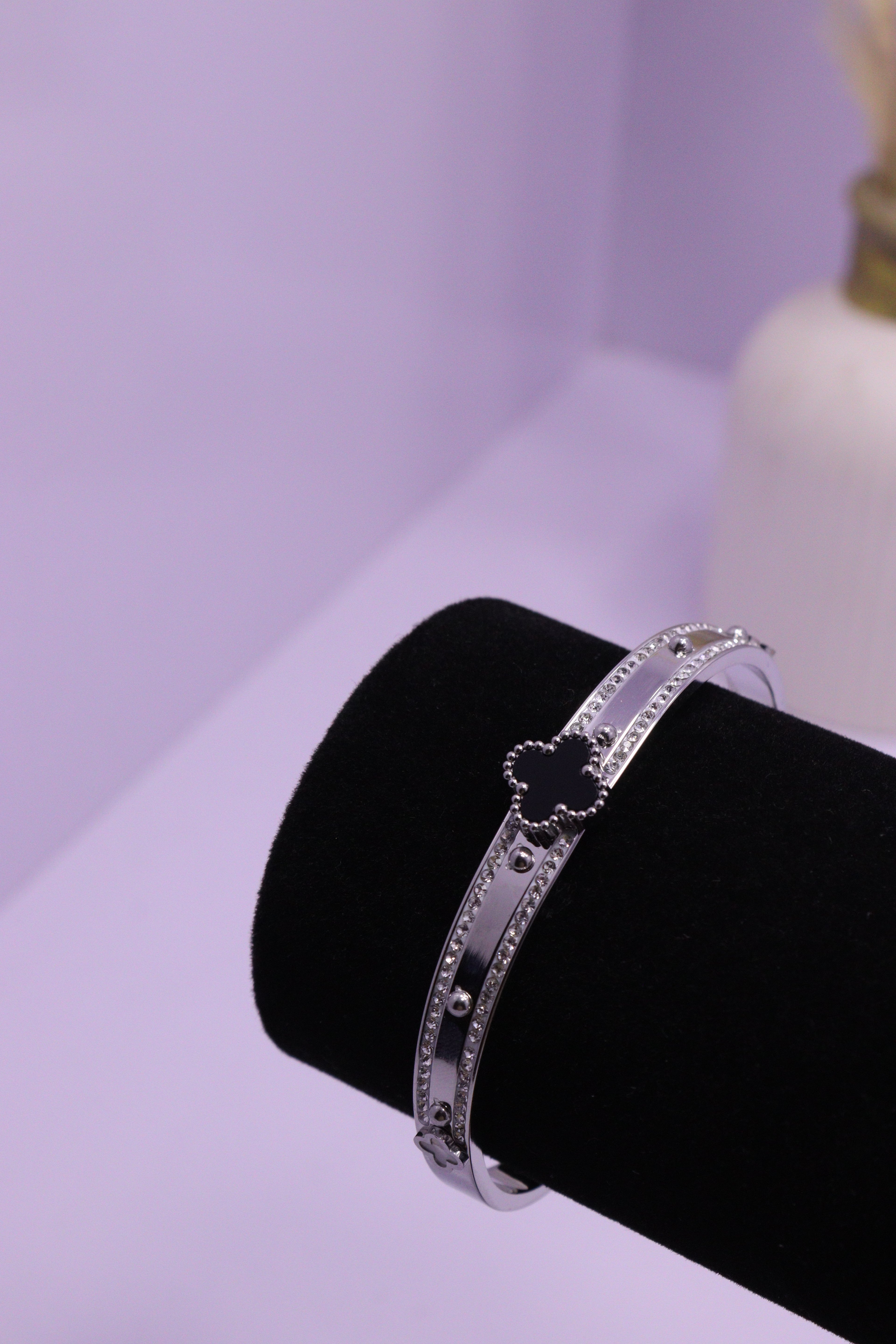 Sleek Wrist Series 0080 - AZ Silver Bangle