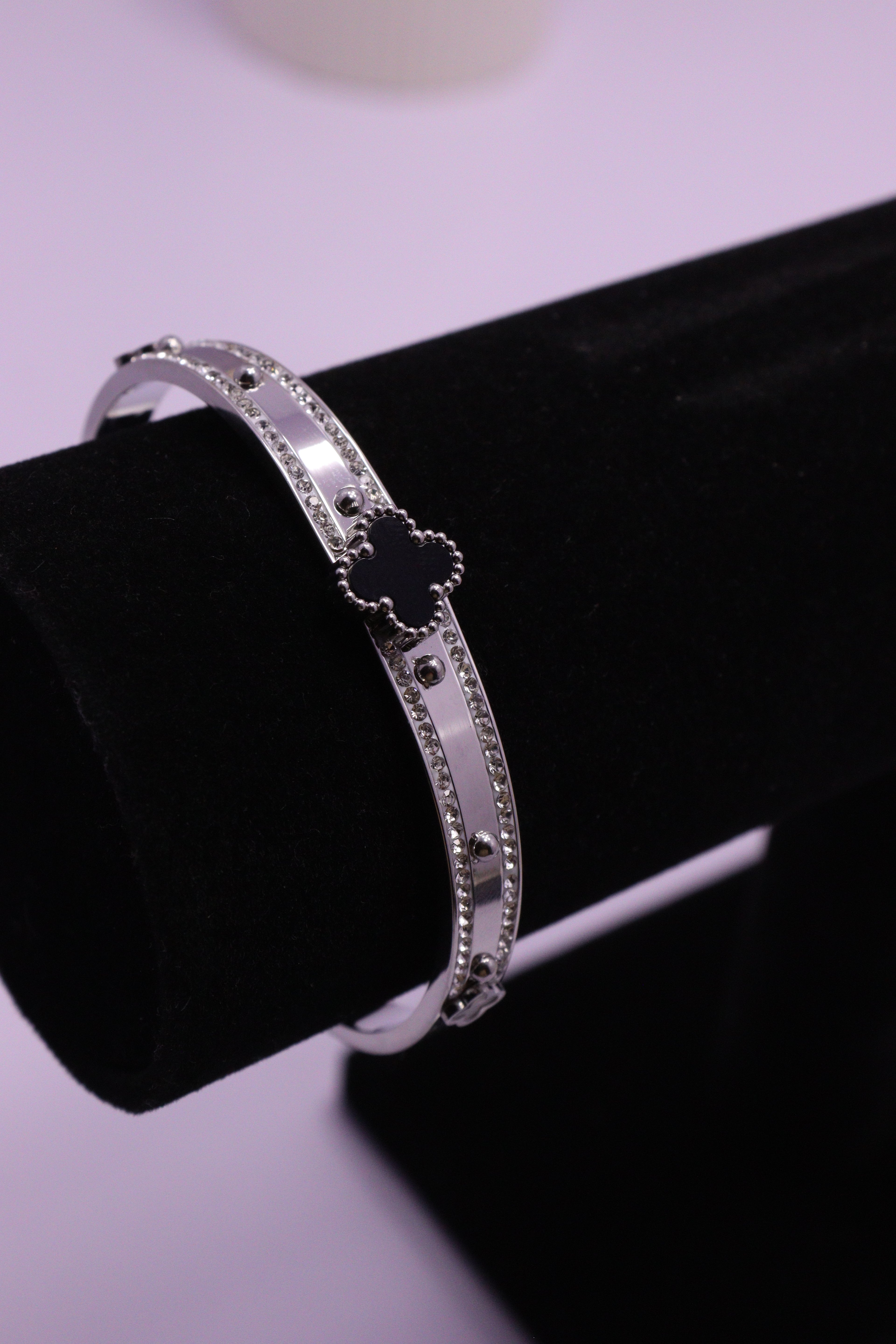 Sleek Wrist Series 0080 - AZ Silver Bangle