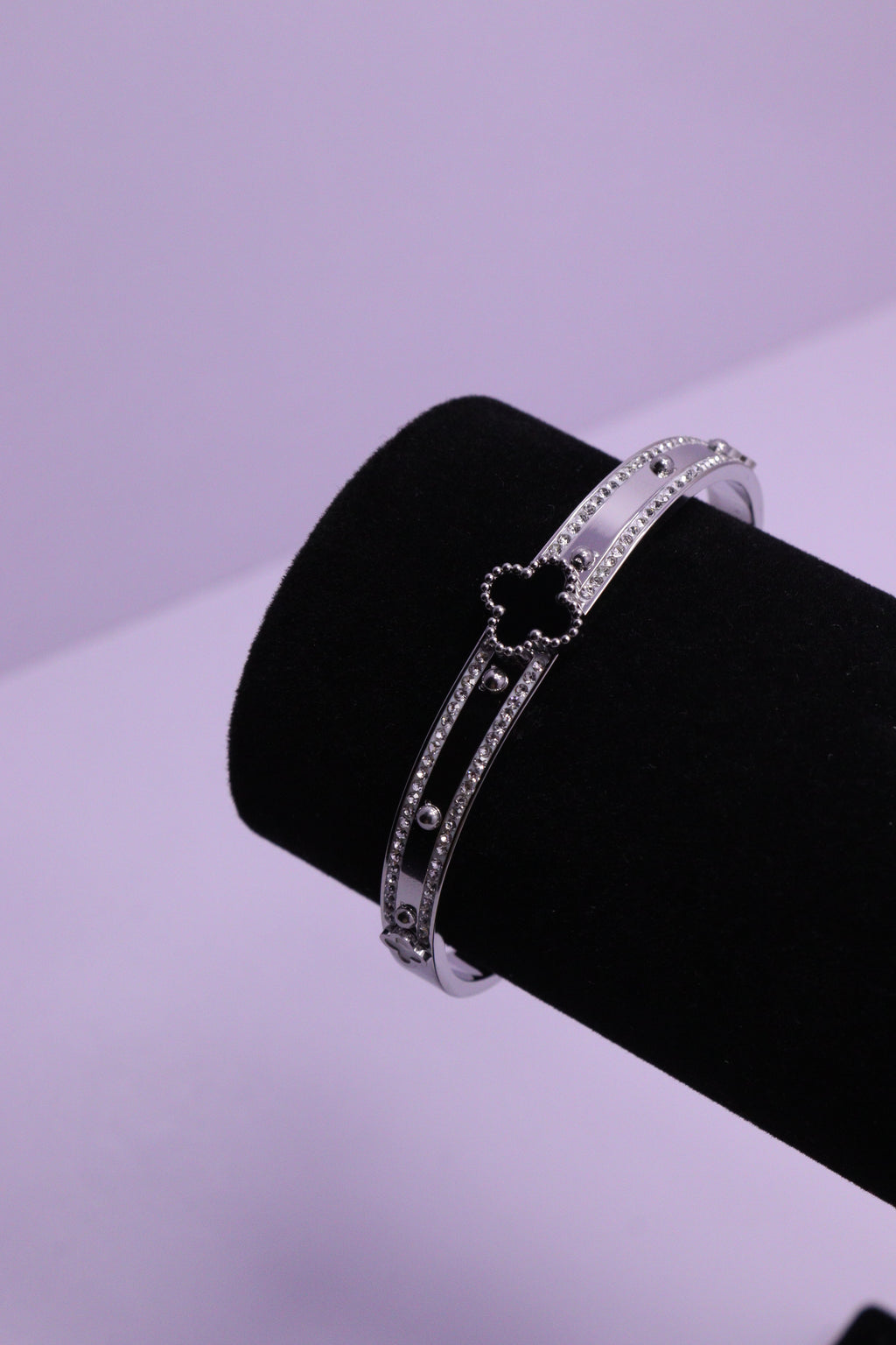 Sleek Wrist Series 0080 - AZ Silver Bangle
