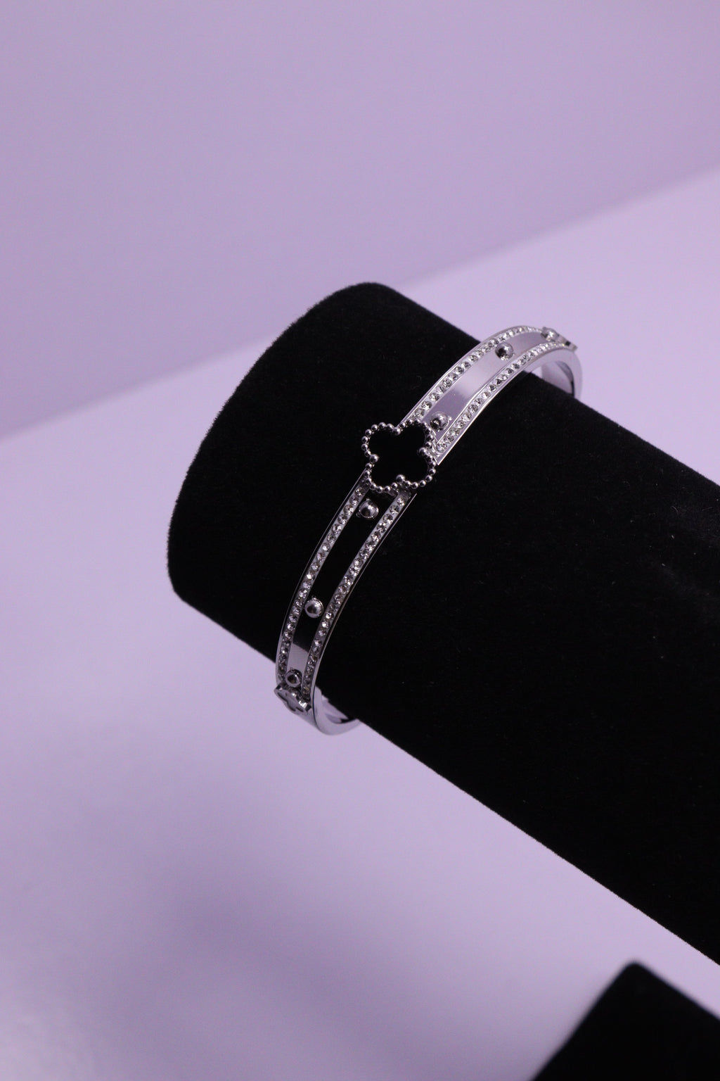 Sleek Wrist Series 0080 - AZ Silver Bangle