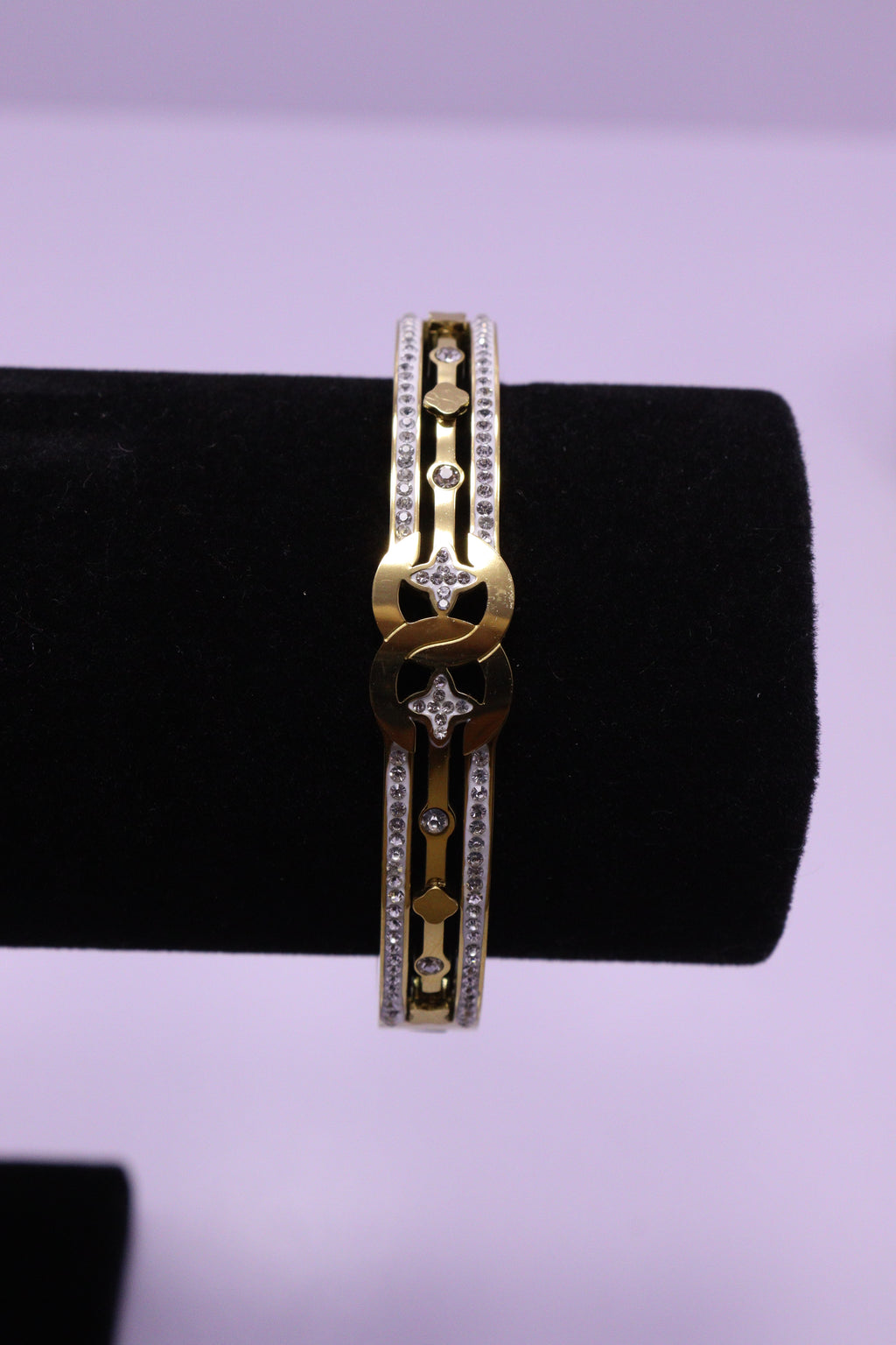 Sleek Wrist Series 0081 - AZ Golden Bangle