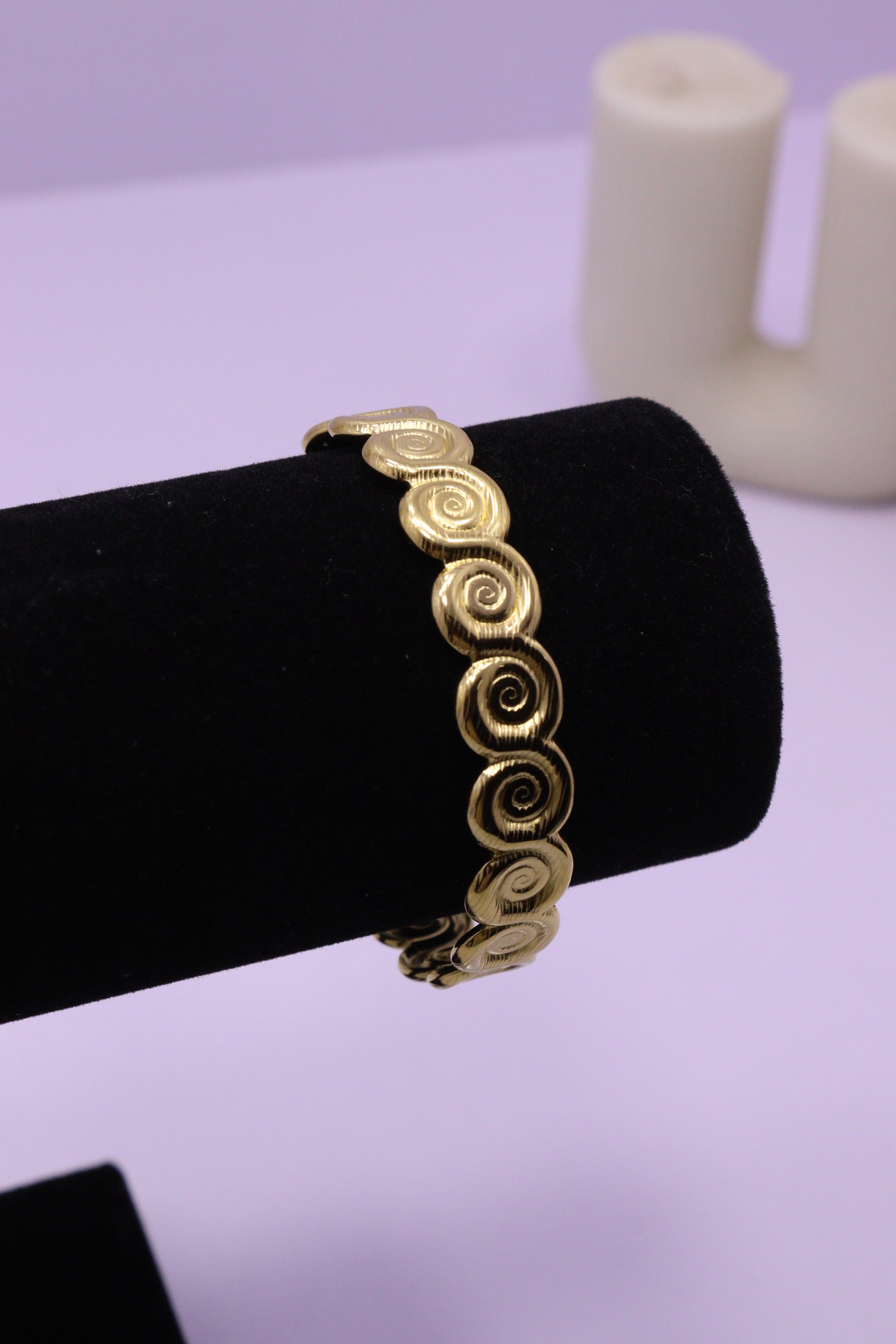 Sleek Wrist Series 0083 - AZ Golden Bangle