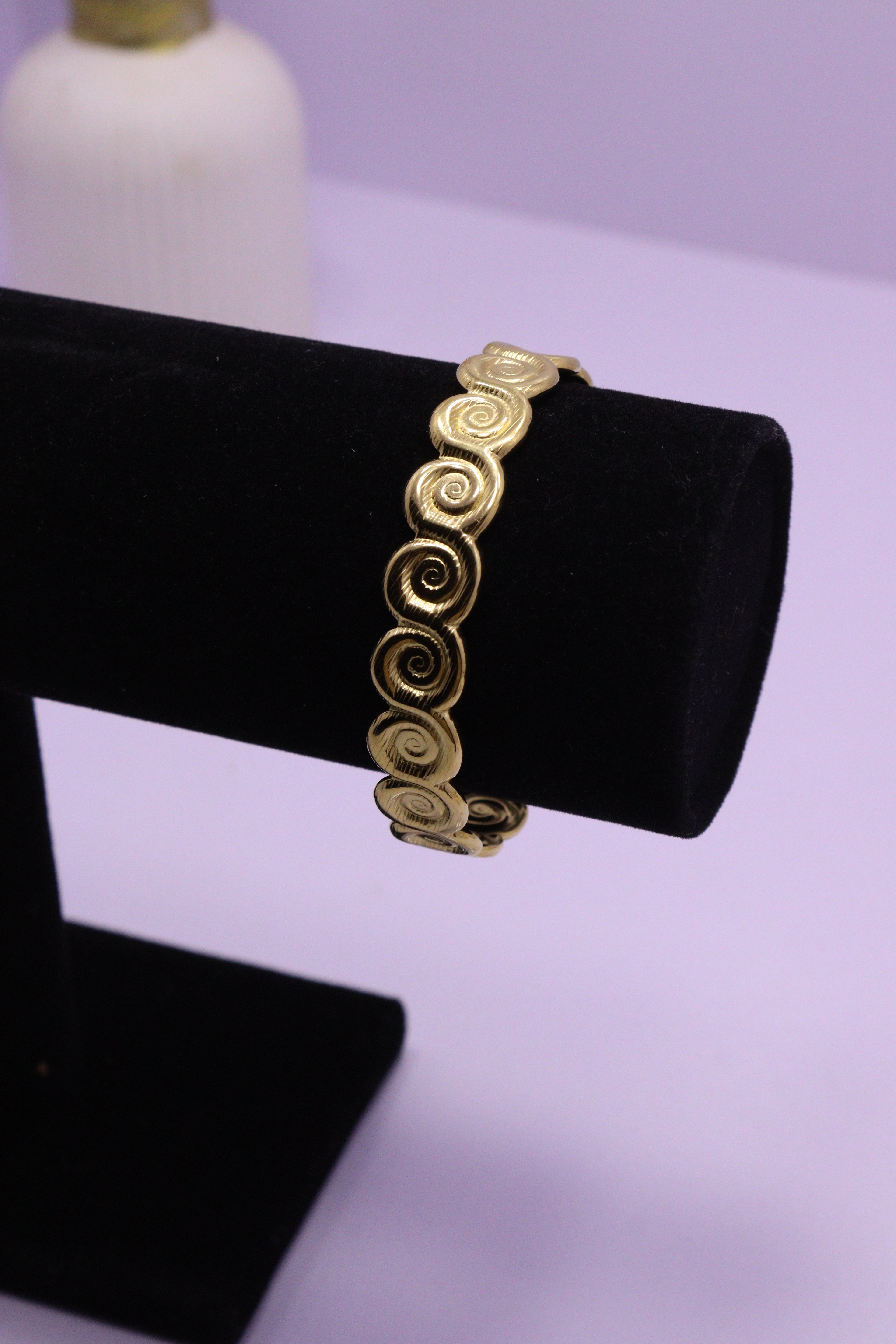 Sleek Wrist Series 0083 - AZ Golden Bangle