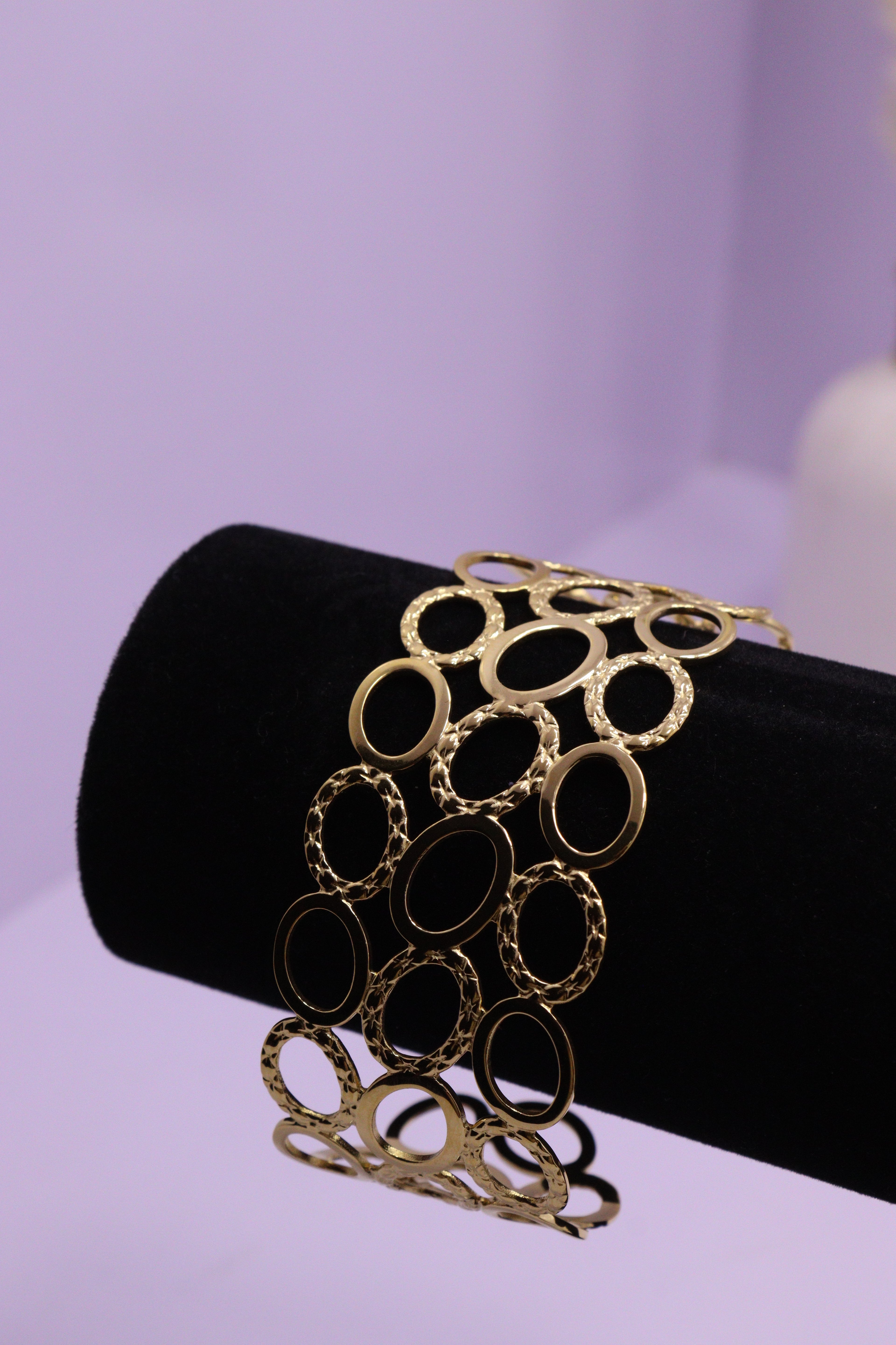 Sleek Wrist Series 0090 - AZ Golden Bangle